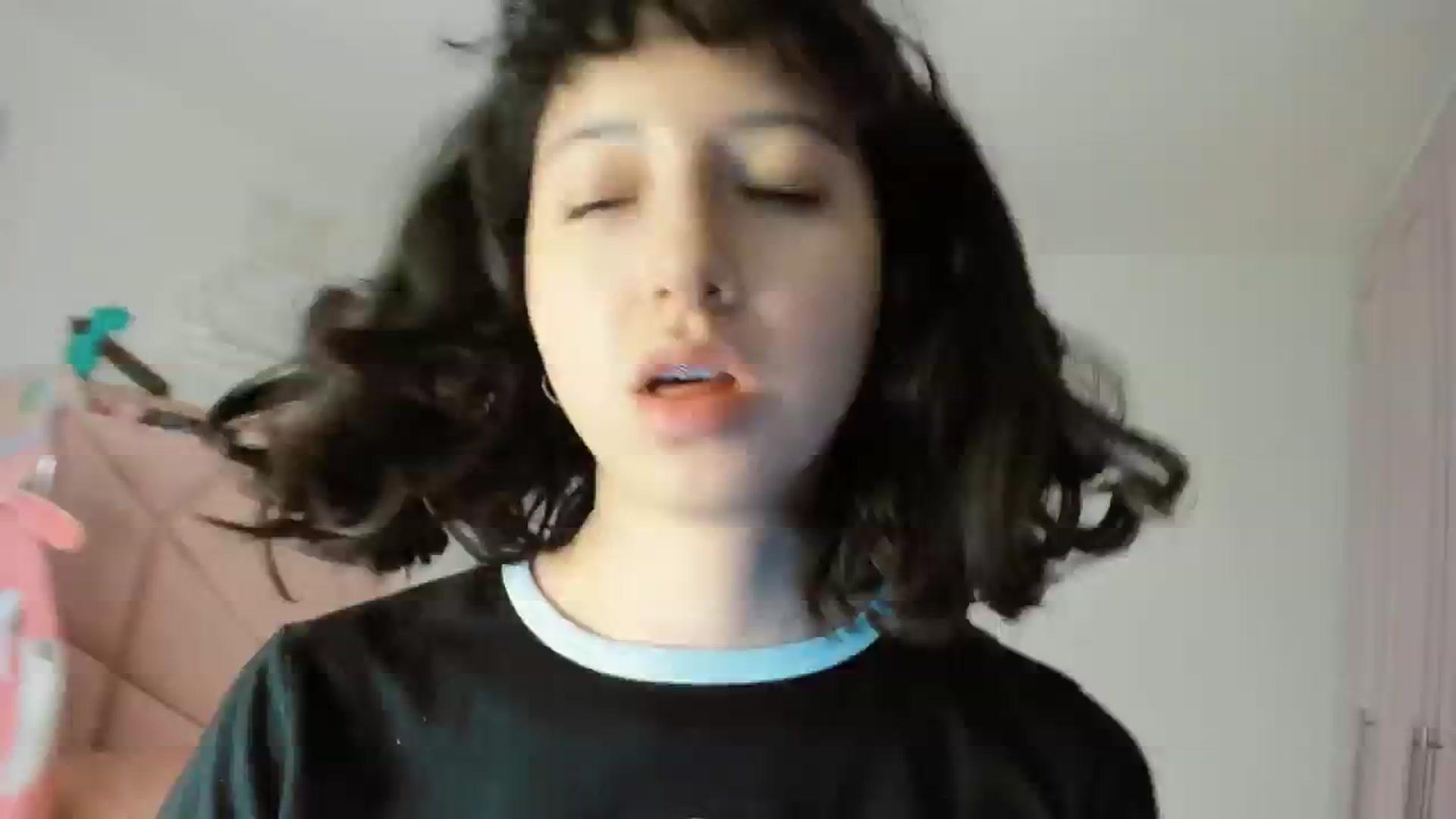 Gallery image thumbnail from Cherrycute666's myfreecams stream on, 01/18/2025, 11:17 image 14 of 20