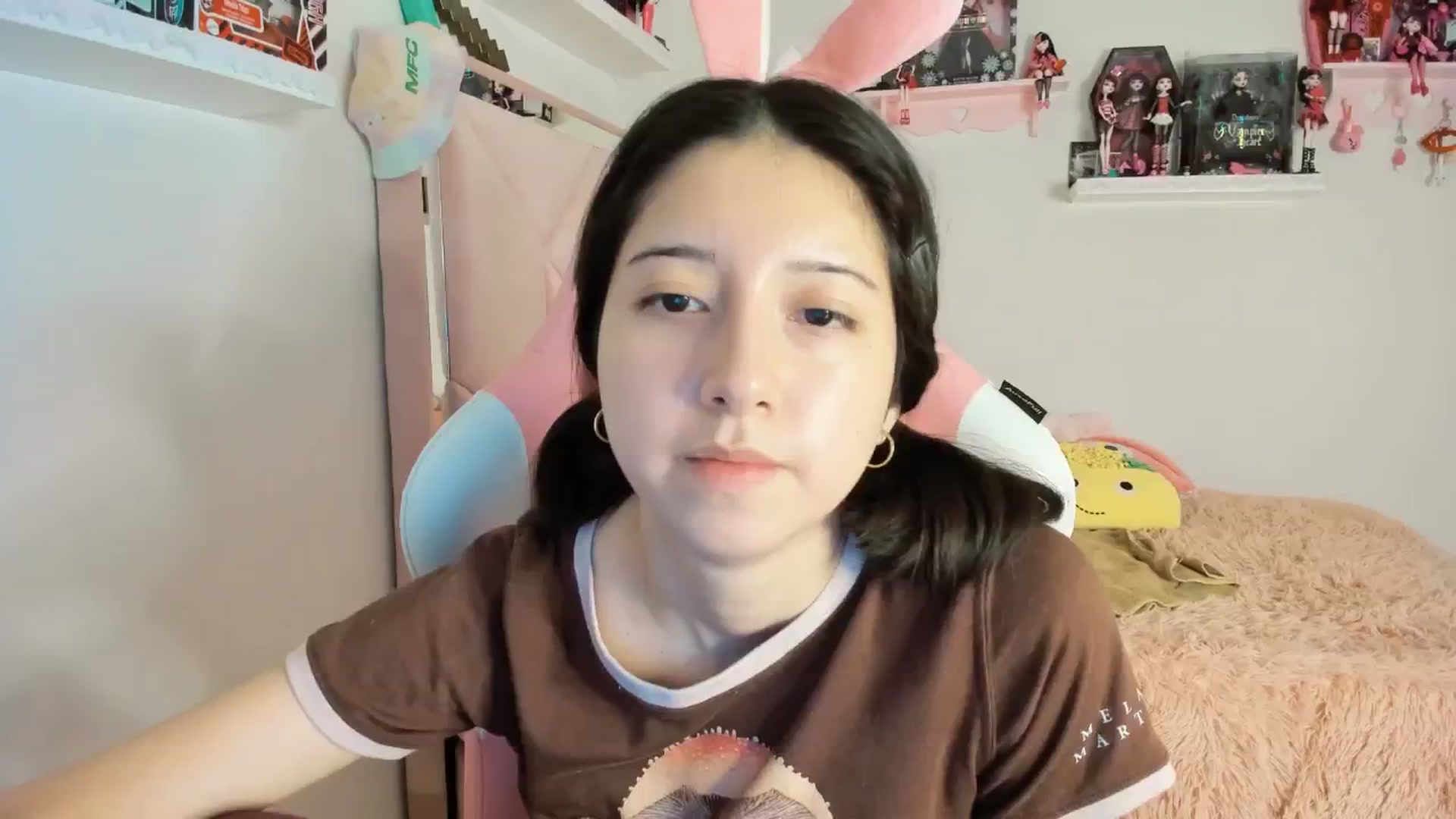Gallery image thumbnail from Cherrycute666's myfreecams stream on, 01/19/2025, 01:07 image 20 of 20