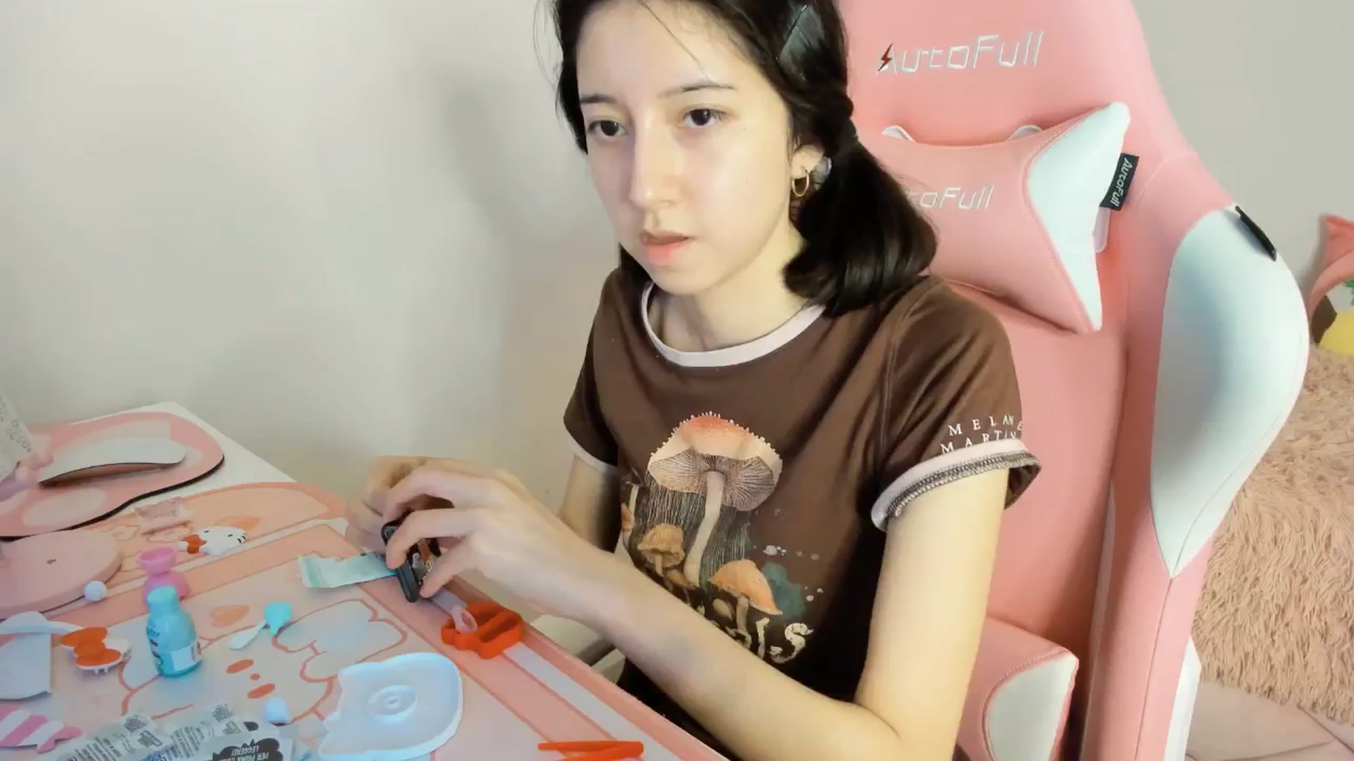 Gallery image thumbnail from Cherrycute666's myfreecams stream on, 01/19/2025, 03:41 image 15 of 20