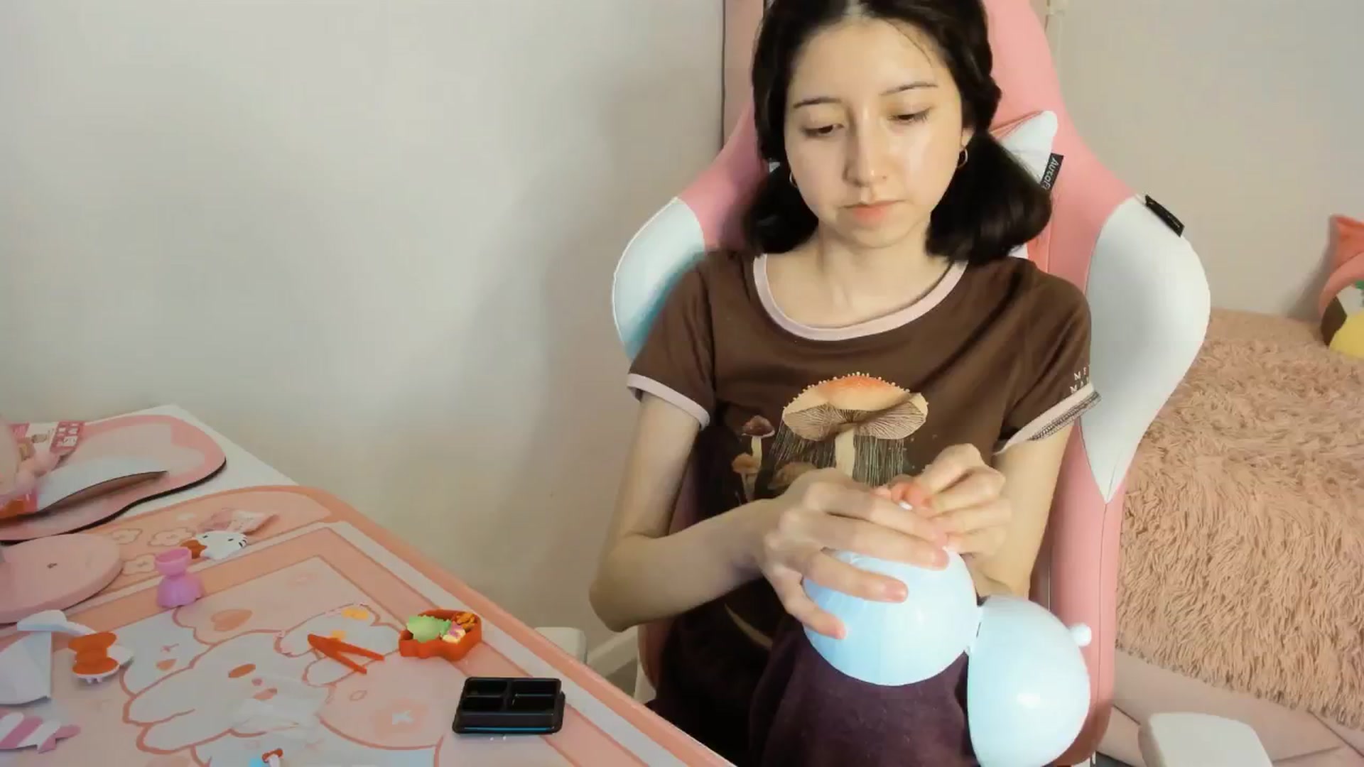 Gallery image thumbnail from Cherrycute666's myfreecams stream on, 01/19/2025, 03:41 image 19 of 20