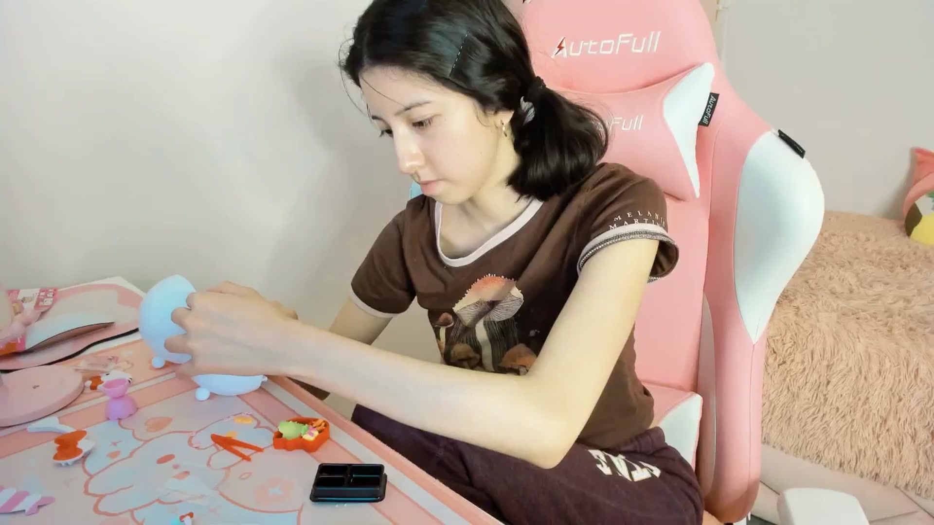 Gallery image thumbnail from Cherrycute666's myfreecams stream on, 01/19/2025, 03:41 image 20 of 20