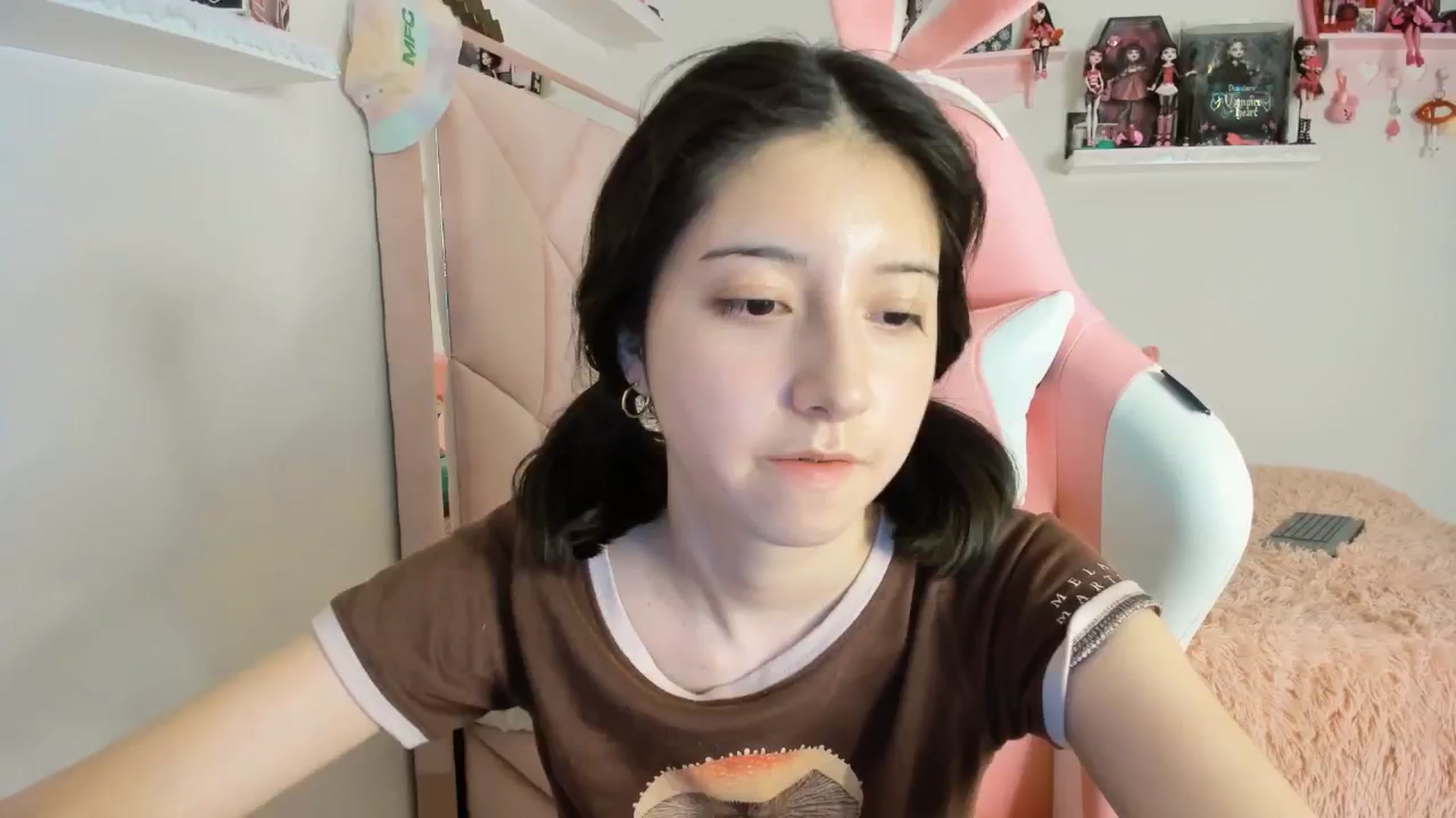 Gallery image thumbnail from Cherrycute666's myfreecams stream on, 01/19/2025, 08:56 image 1 of 20