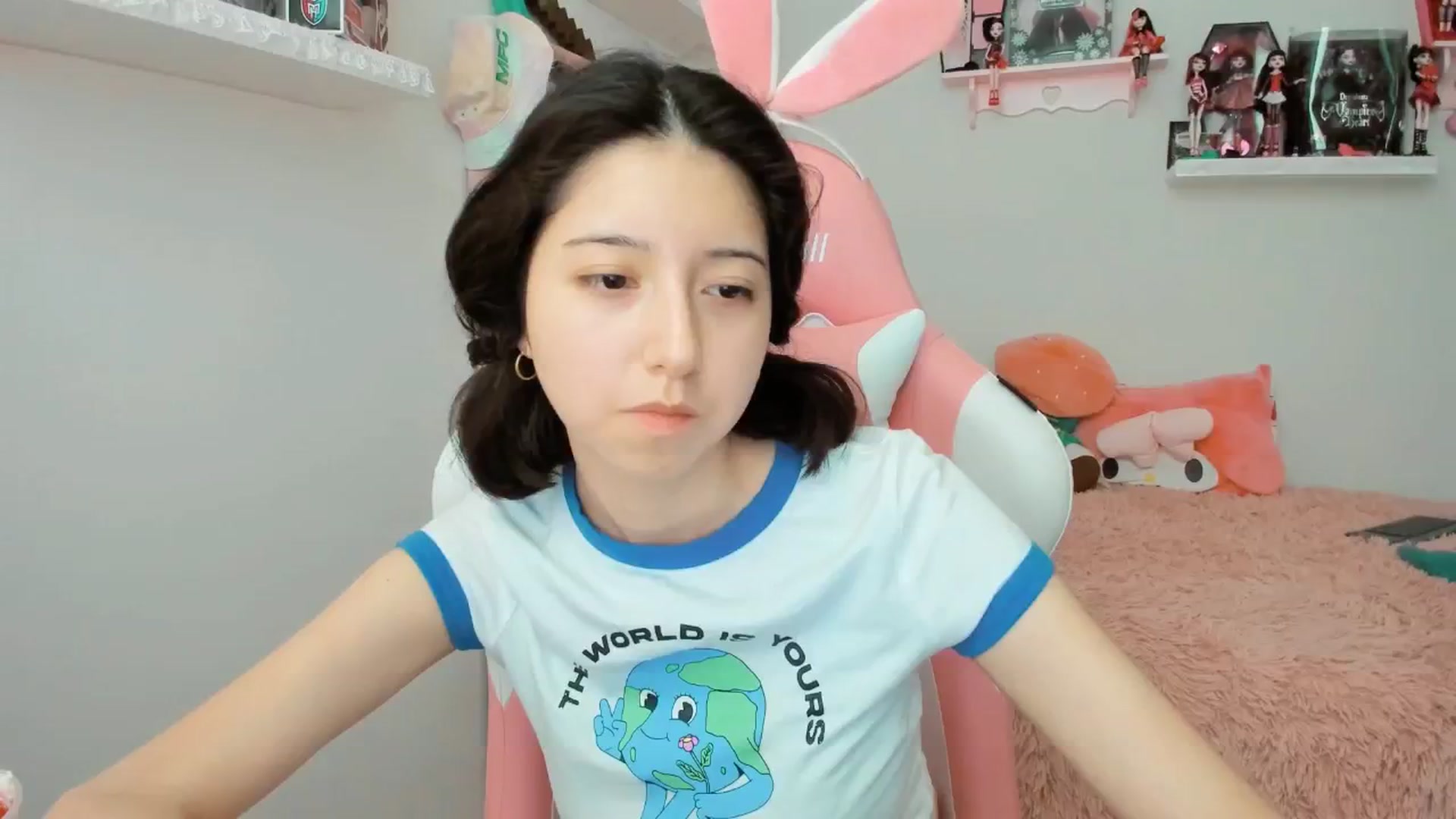 Gallery image thumbnail from Cherrycute666's myfreecams stream on, 01/19/2025, 23:53 image 7 of 20
