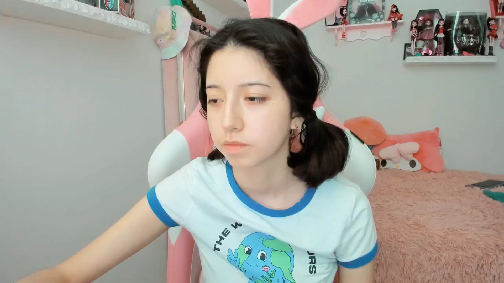 Gallery image thumbnail from Cherrycute666's myfreecams stream on, 01/19/2025, 23:53 image 9 of 20