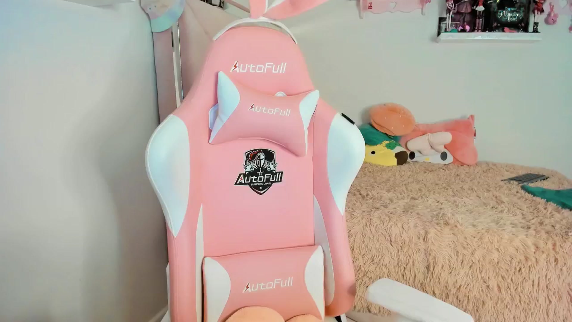 Gallery image thumbnail from Cherrycute666's myfreecams stream on, 01/20/2025, 01:35 image 2 of 20