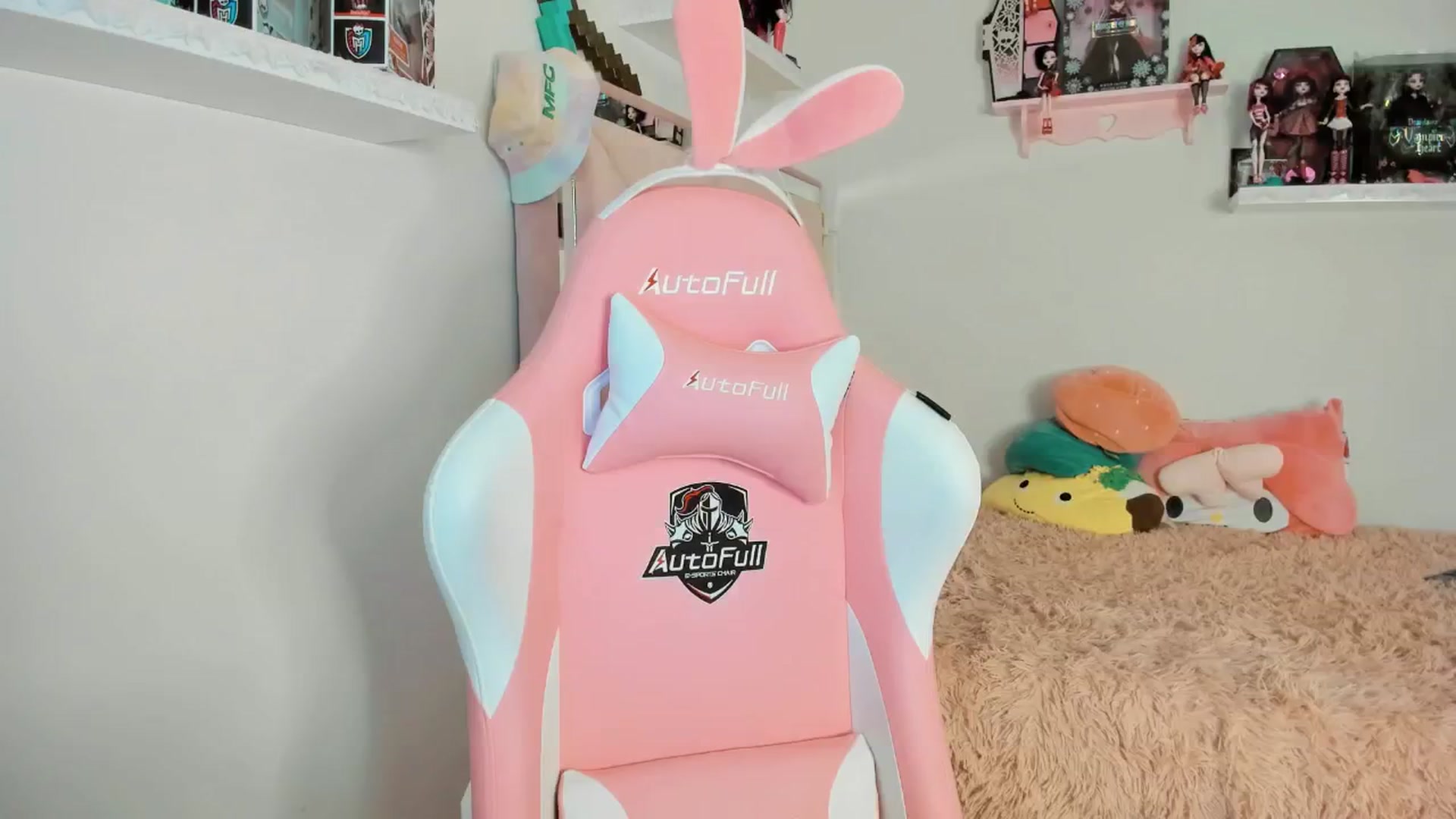 Gallery image thumbnail from Cherrycute666's myfreecams stream on, 01/20/2025, 01:35 image 19 of 20