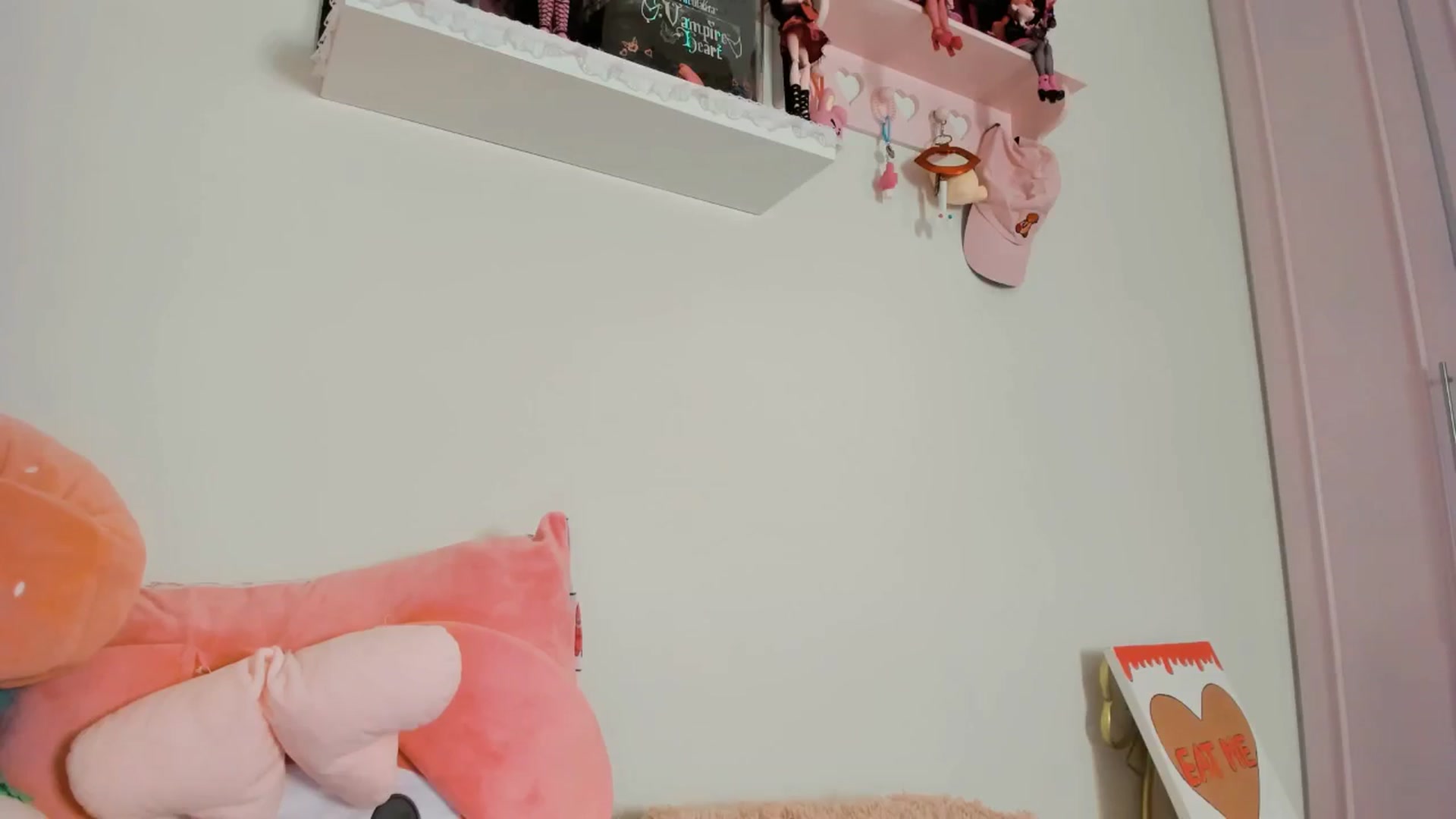 Gallery image thumbnail from Cherrycute666's myfreecams stream on, 01/20/2025, 10:30 image 20 of 20