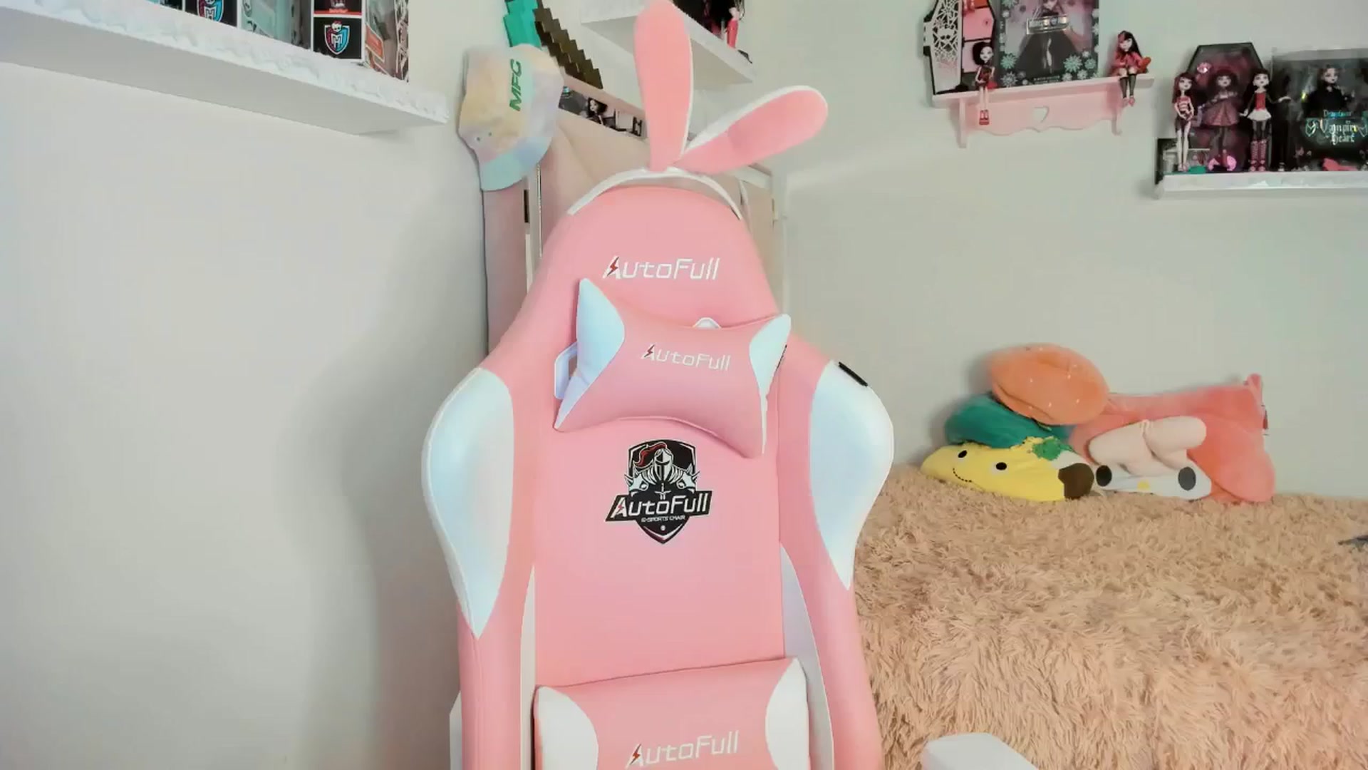 Gallery image thumbnail from Cherrycute666's myfreecams stream on, 01/20/2025, 10:30 image 1 of 20