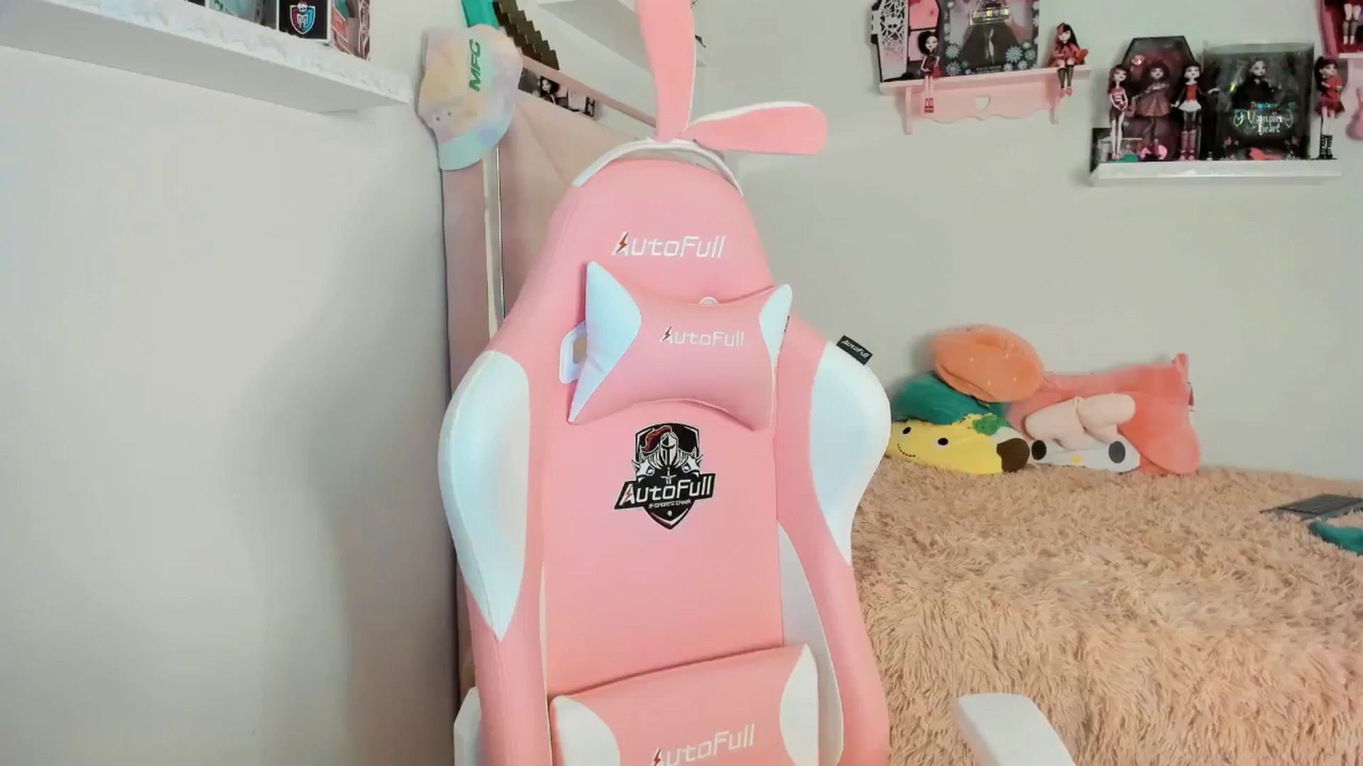 Gallery image thumbnail from Cherrycute666's myfreecams stream on, 01/20/2025, 10:30 image 8 of 20
