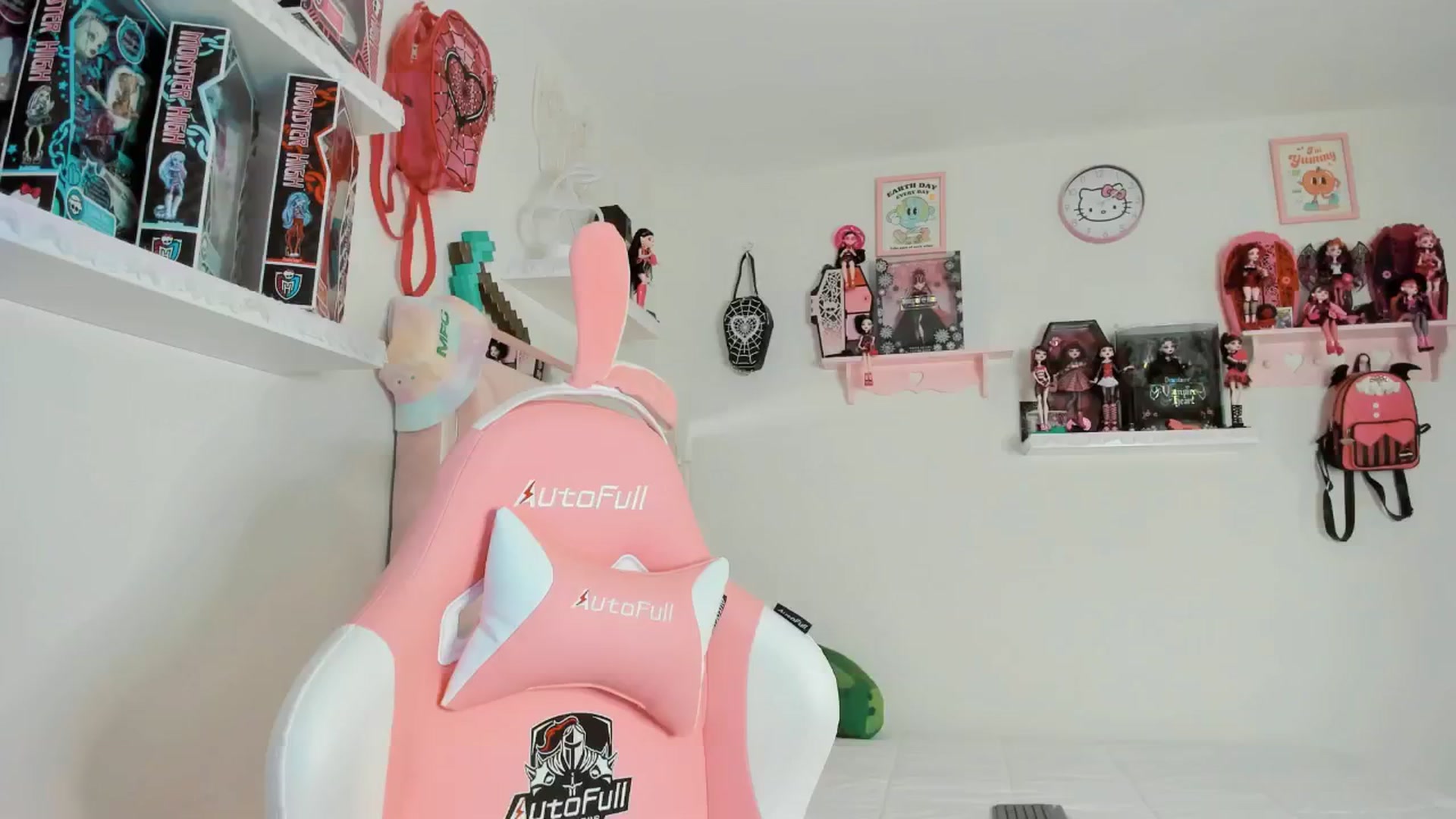 Gallery image thumbnail from Cherrycute666's myfreecams stream on, 01/21/2025, 07:07 image 5 of 20