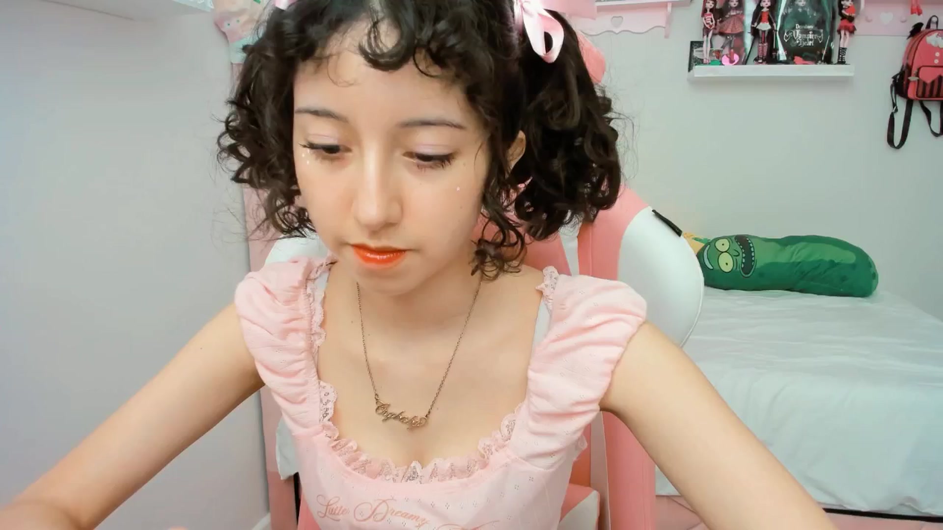 Gallery image thumbnail from Cherrycute666's myfreecams stream on, 01/21/2025, 21:47 image 16 of 20