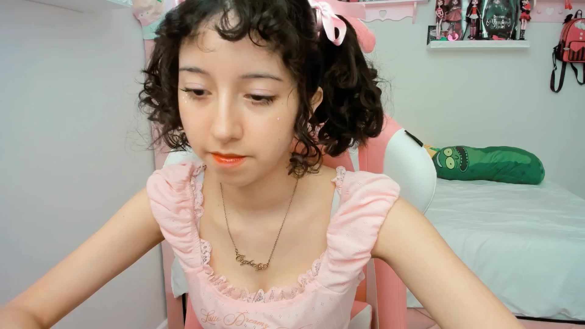 Gallery image thumbnail from Cherrycute666's myfreecams stream on, 01/21/2025, 21:47 image 15 of 20