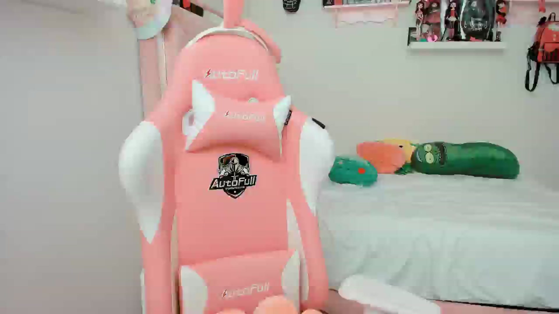 Gallery image thumbnail from Cherrycute666's myfreecams stream on, 01/21/2025, 21:47 image 5 of 20