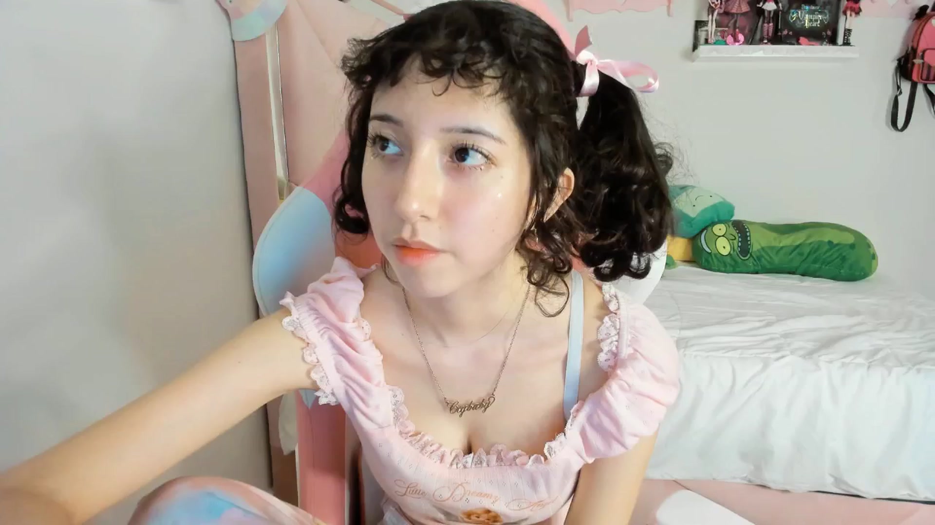 Gallery image thumbnail from Cherrycute666's myfreecams stream on, 01/22/2025, 05:47 image 5 of 20