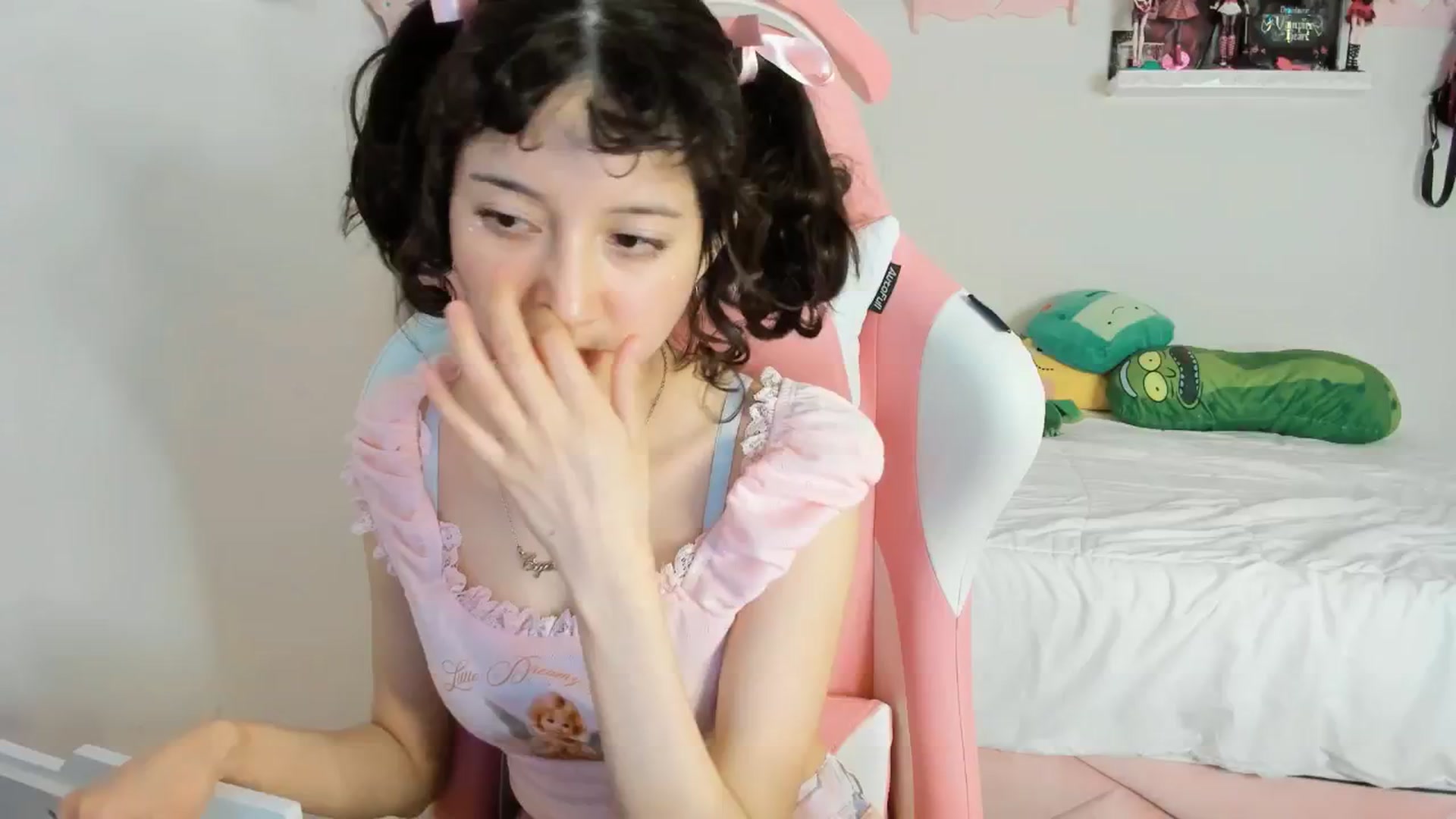 Gallery image thumbnail from Cherrycute666's myfreecams stream on, 01/22/2025, 05:47 image 13 of 20
