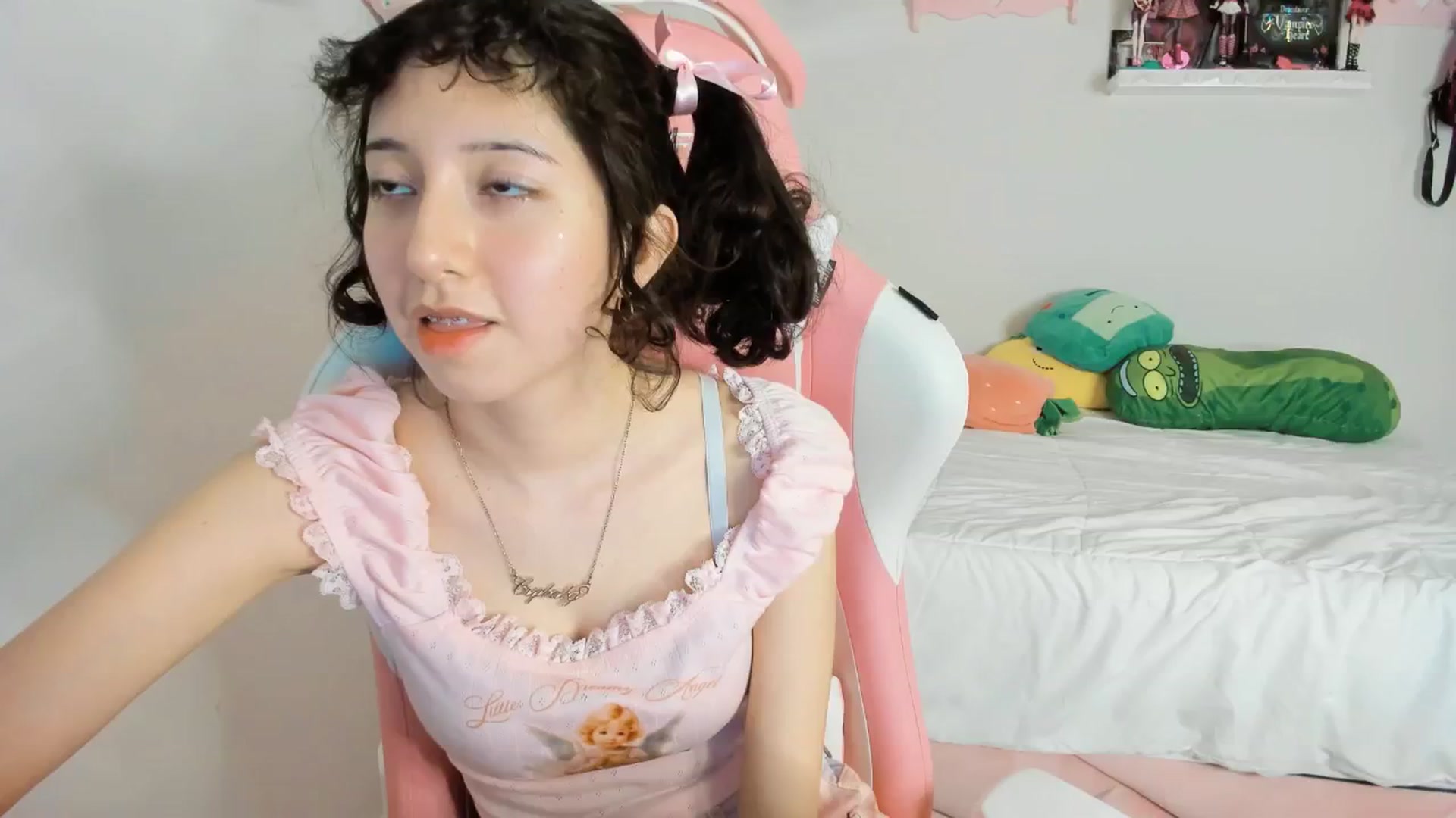 Gallery image thumbnail from Cherrycute666's myfreecams stream on, 01/22/2025, 05:47 image 14 of 20