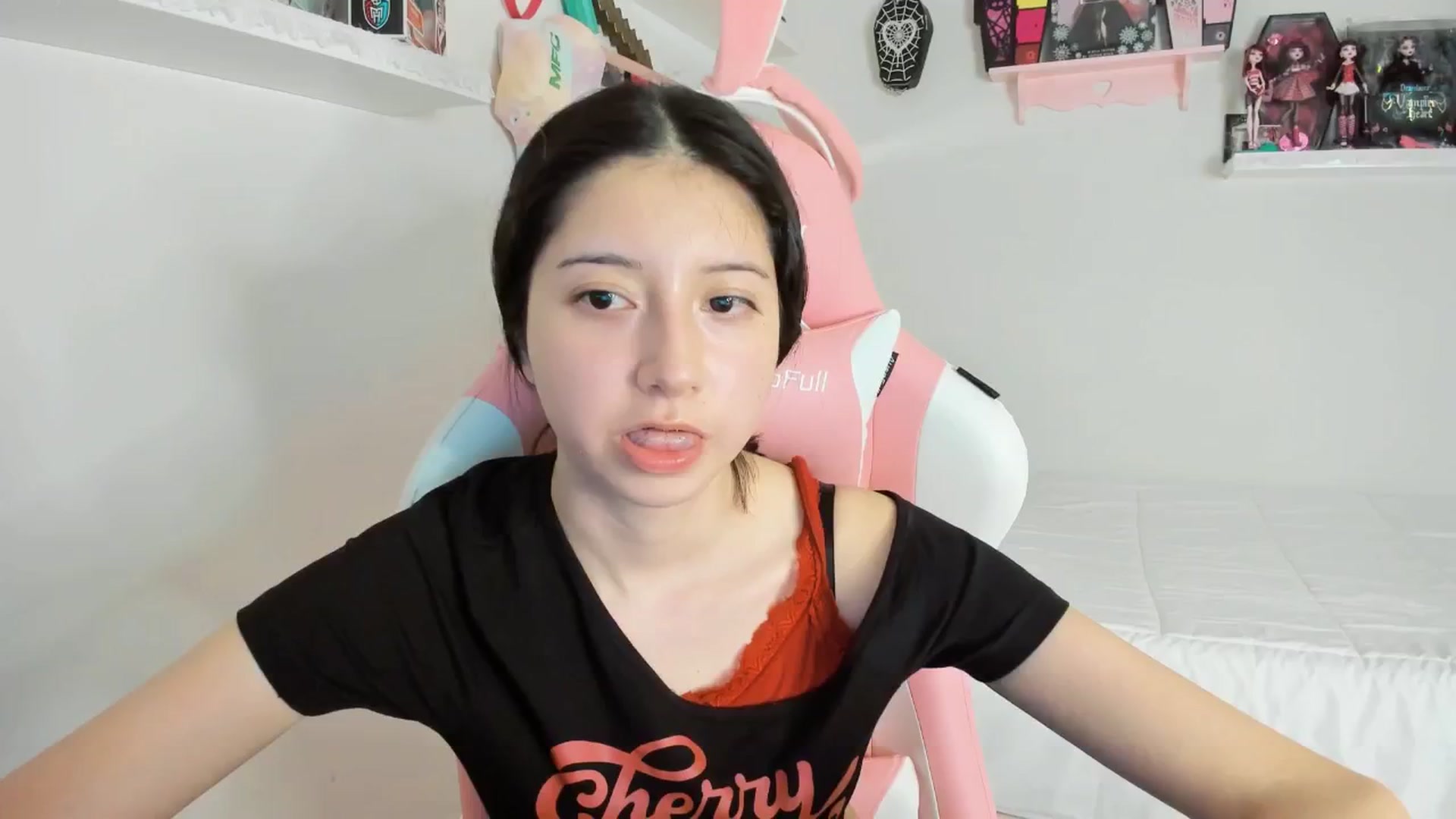 Gallery image thumbnail from Cherrycute666's myfreecams stream on, 01/23/2025, 07:47 image 15 of 20