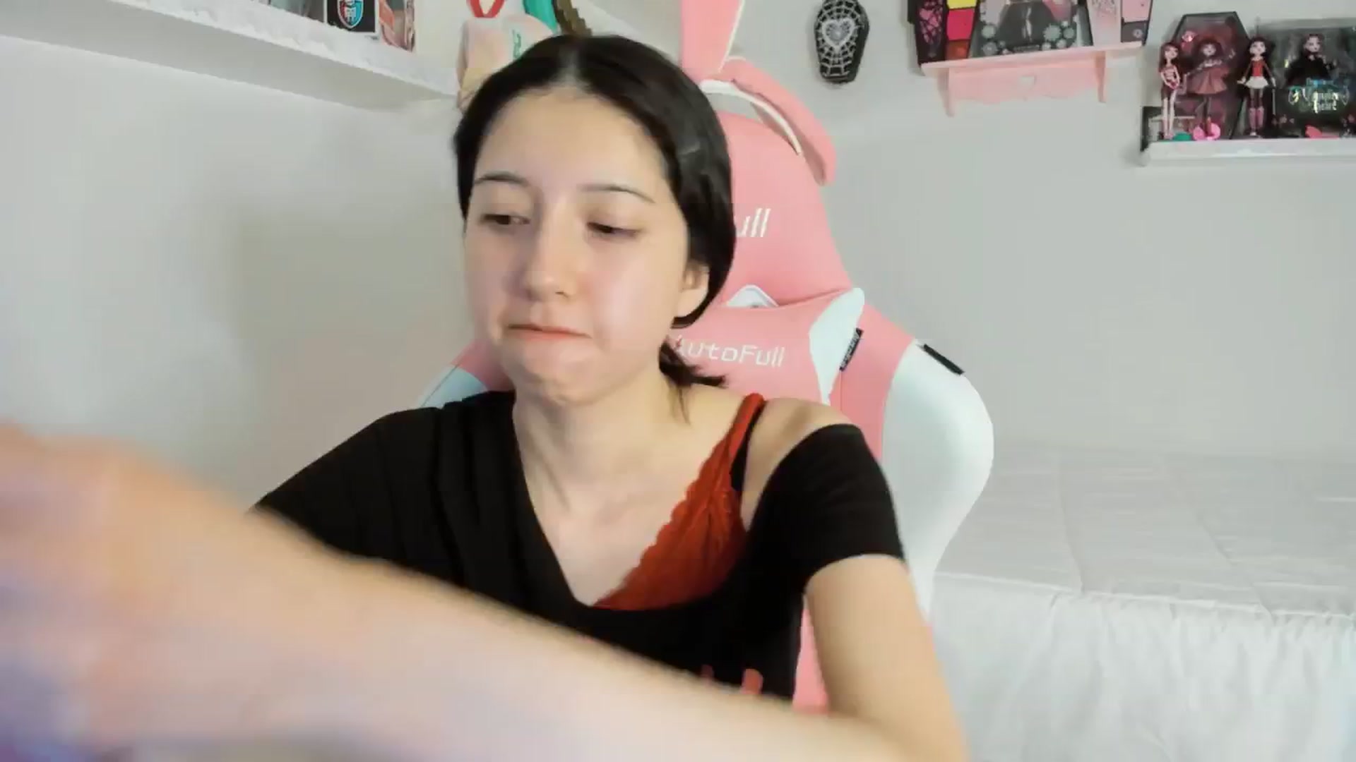 Gallery image thumbnail from Cherrycute666's myfreecams stream on, 01/23/2025, 07:47 image 14 of 20