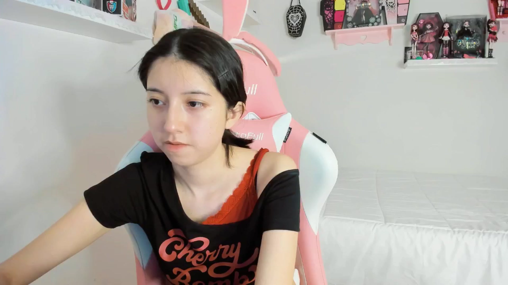 Gallery image thumbnail from Cherrycute666's myfreecams stream on, 01/23/2025, 07:47 image 4 of 20