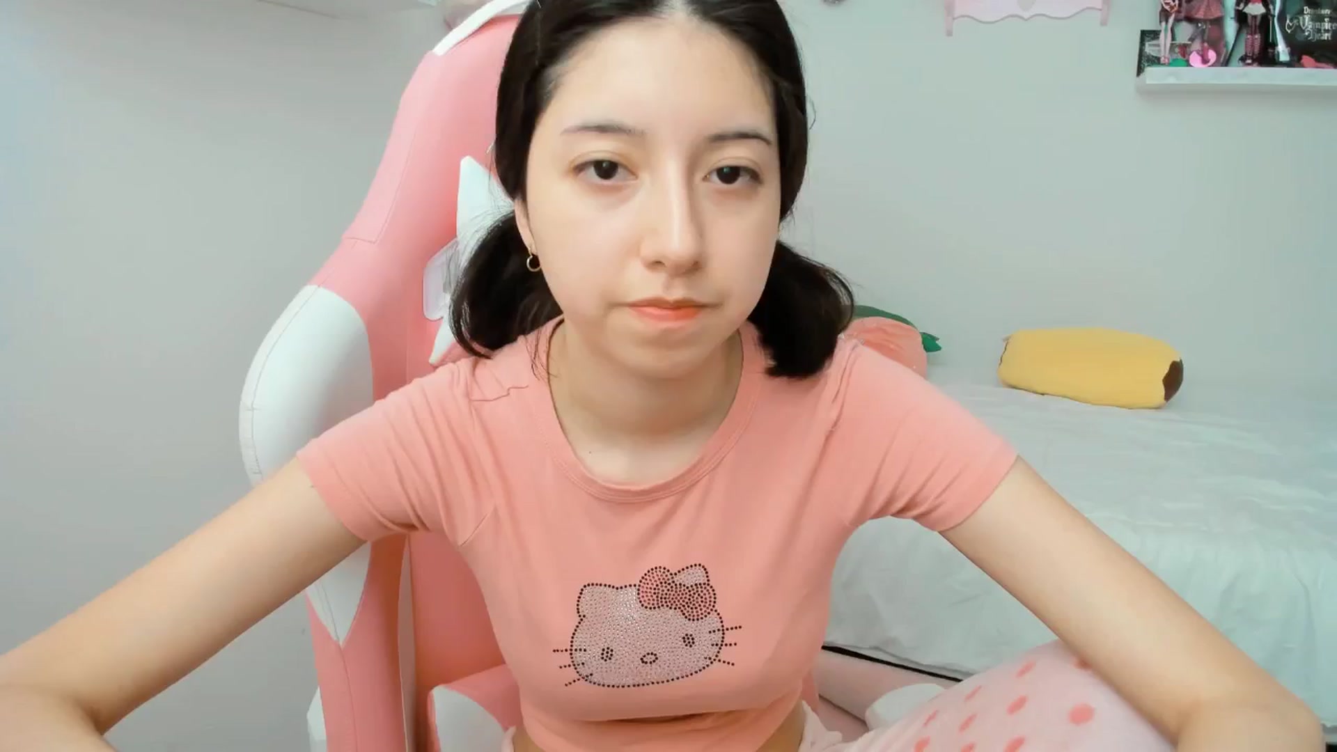 Gallery image thumbnail from Cherrycute666's myfreecams stream on, 01/23/2025, 20:11 image 19 of 20