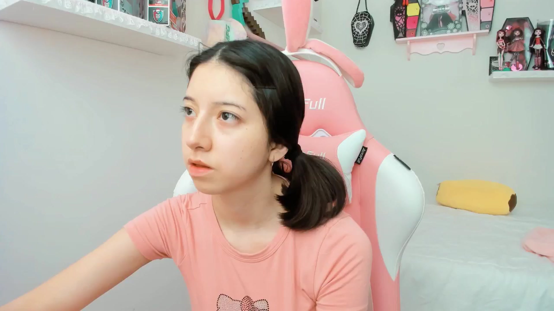 Gallery image thumbnail from Cherrycute666's myfreecams stream on, 01/23/2025, 20:11 image 11 of 20