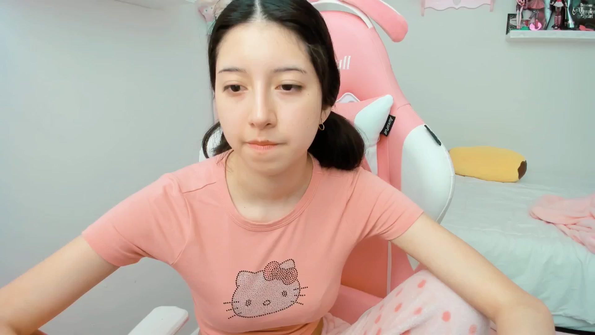 Gallery image thumbnail from Cherrycute666's myfreecams stream on, 01/23/2025, 20:11 image 15 of 20