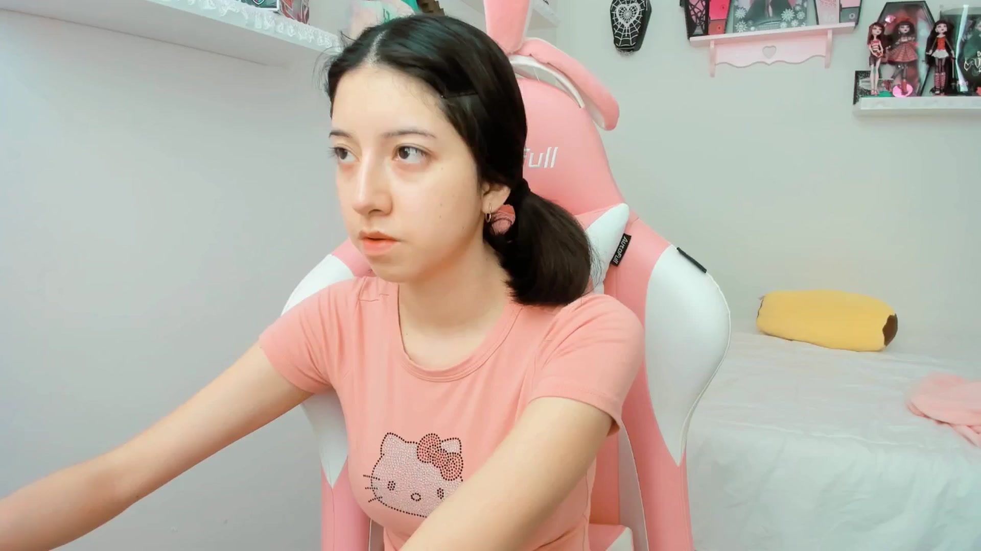 Gallery image thumbnail from Cherrycute666's myfreecams stream on, 01/23/2025, 20:11 image 8 of 20