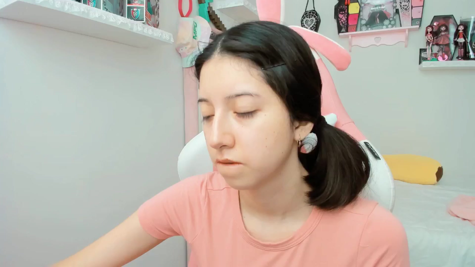 Gallery image thumbnail from Cherrycute666's myfreecams stream on, 01/23/2025, 20:11 image 13 of 20