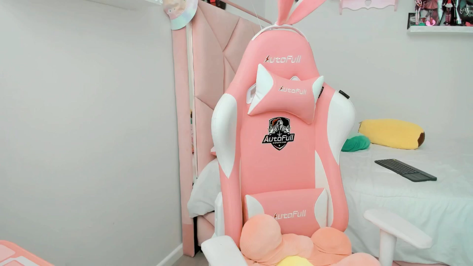Gallery image thumbnail from Cherrycute666's myfreecams stream on, 01/23/2025, 23:09 image 10 of 20