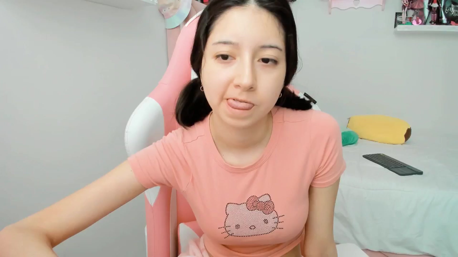 Gallery image thumbnail from Cherrycute666's myfreecams stream on, 01/23/2025, 23:09 image 11 of 20