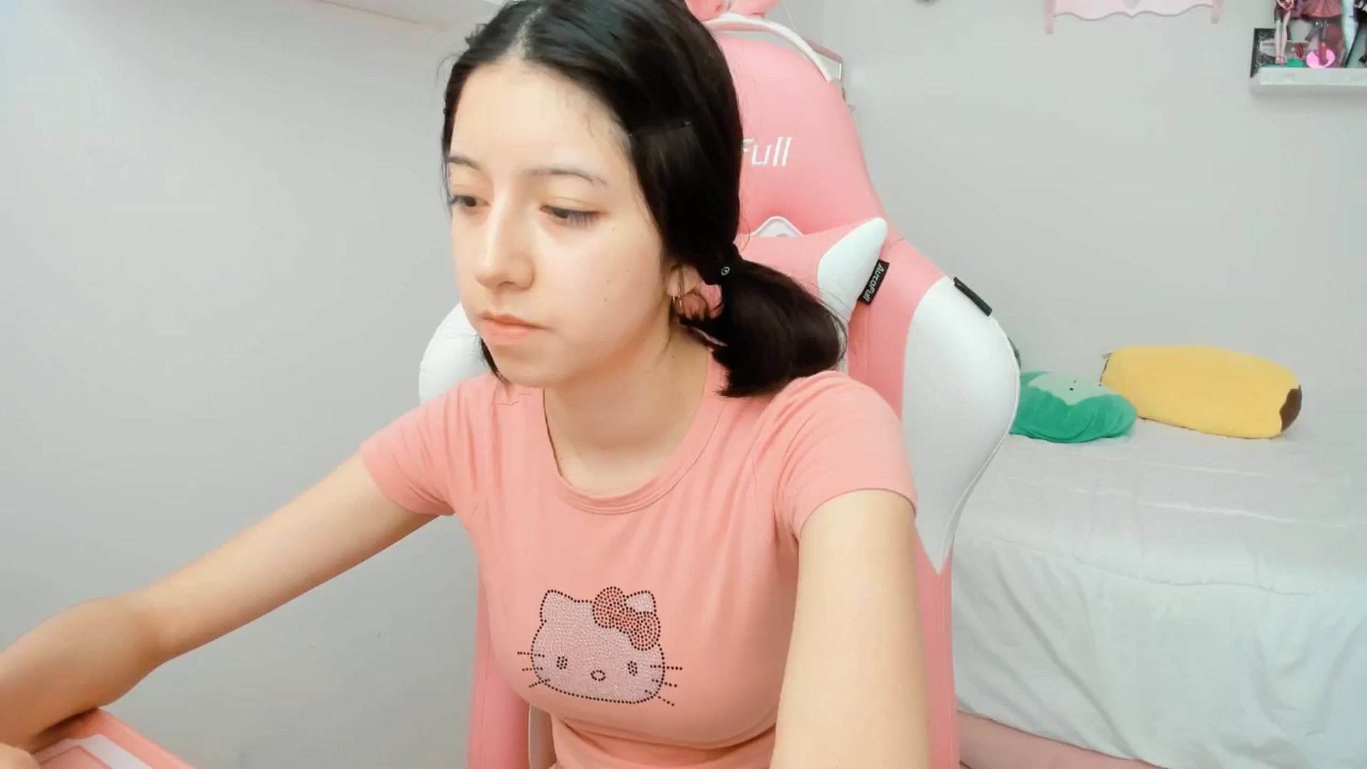 Gallery image thumbnail from Cherrycute666's myfreecams stream on, 01/23/2025, 23:09 image 1 of 20