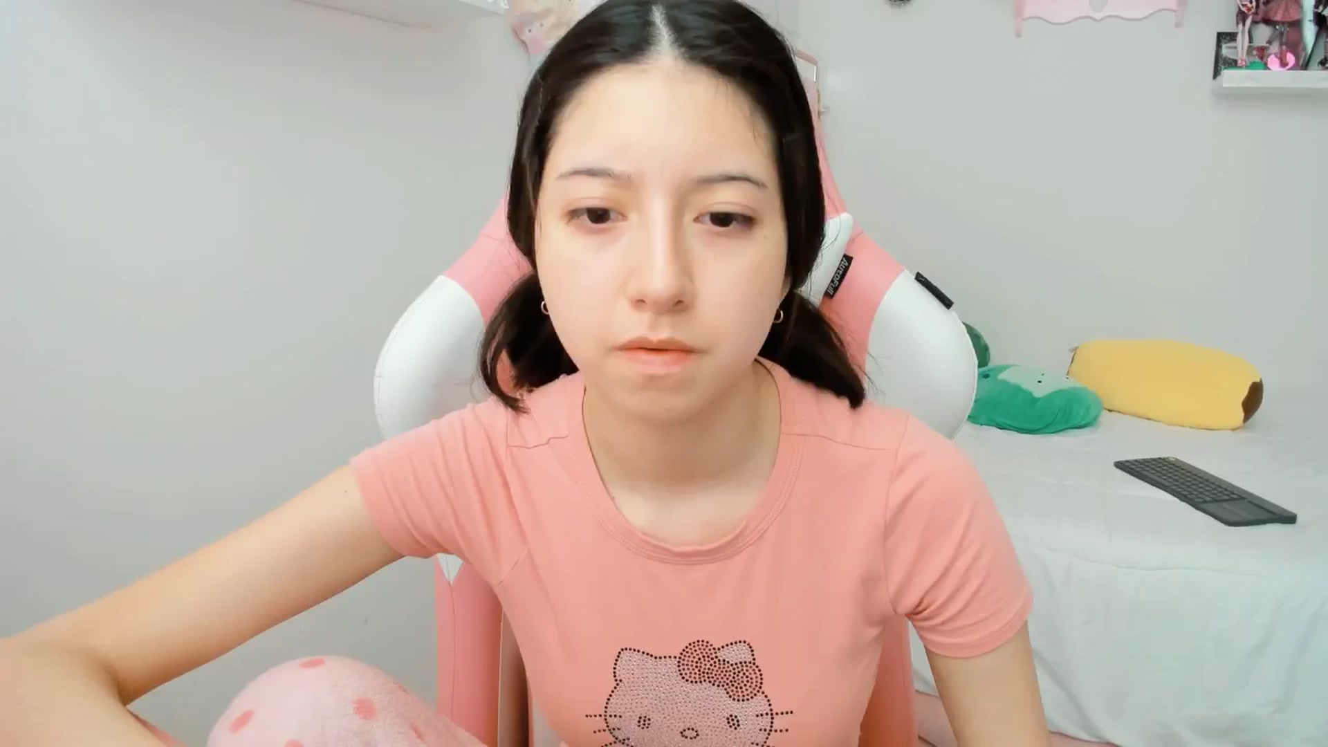 Gallery image thumbnail from Cherrycute666's myfreecams stream on, 01/23/2025, 23:09 image 5 of 20