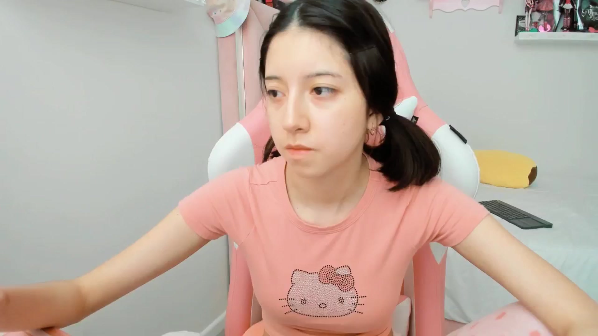 Gallery image thumbnail from Cherrycute666's myfreecams stream on, 01/23/2025, 23:09 image 9 of 20