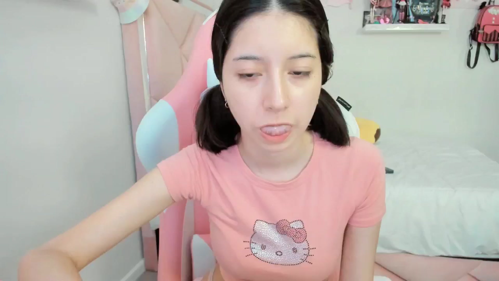 Gallery image thumbnail from Cherrycute666's myfreecams stream on, 01/24/2025, 24:01 image 20 of 20