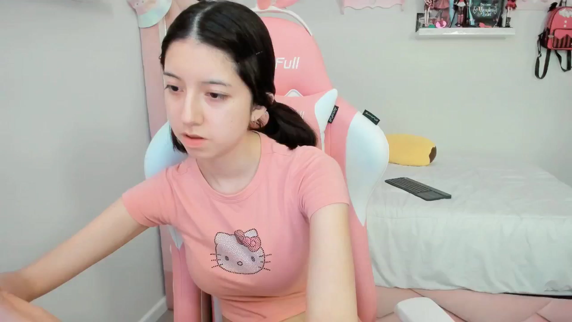 Gallery image thumbnail from Cherrycute666's myfreecams stream on, 01/24/2025, 24:01 image 10 of 20