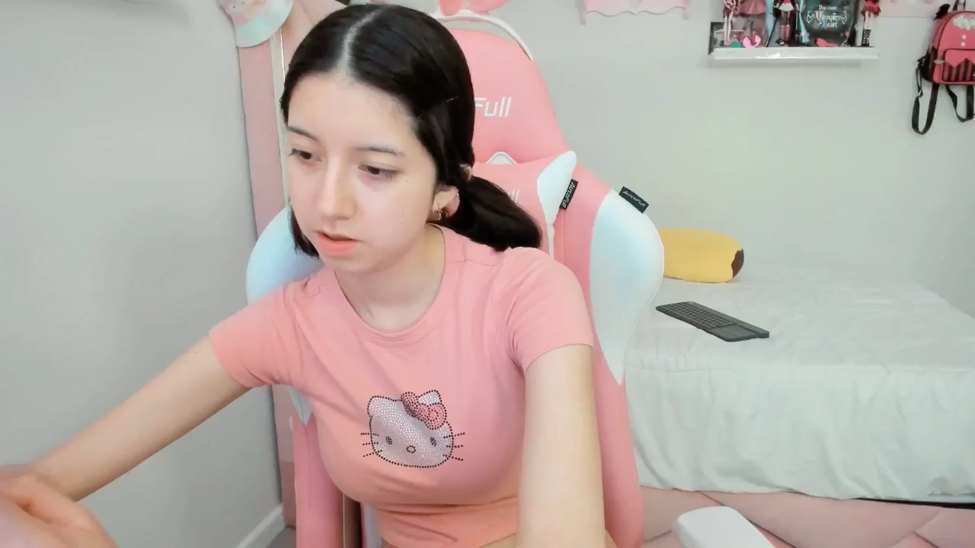 Gallery image thumbnail from Cherrycute666's myfreecams stream on, 01/24/2025, 24:01 image 9 of 20