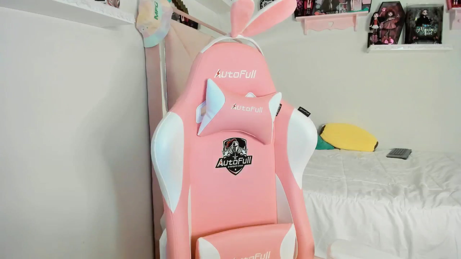 Gallery image thumbnail from Cherrycute666's myfreecams stream on, 01/24/2025, 03:05 image 9 of 20
