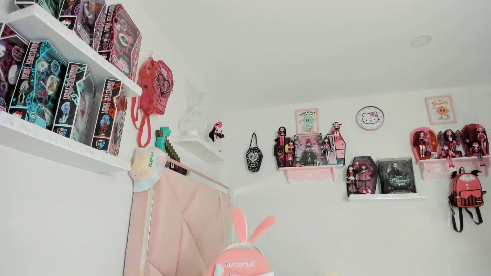 Gallery image thumbnail from Cherrycute666's myfreecams stream on, 01/24/2025, 03:05 image 20 of 20