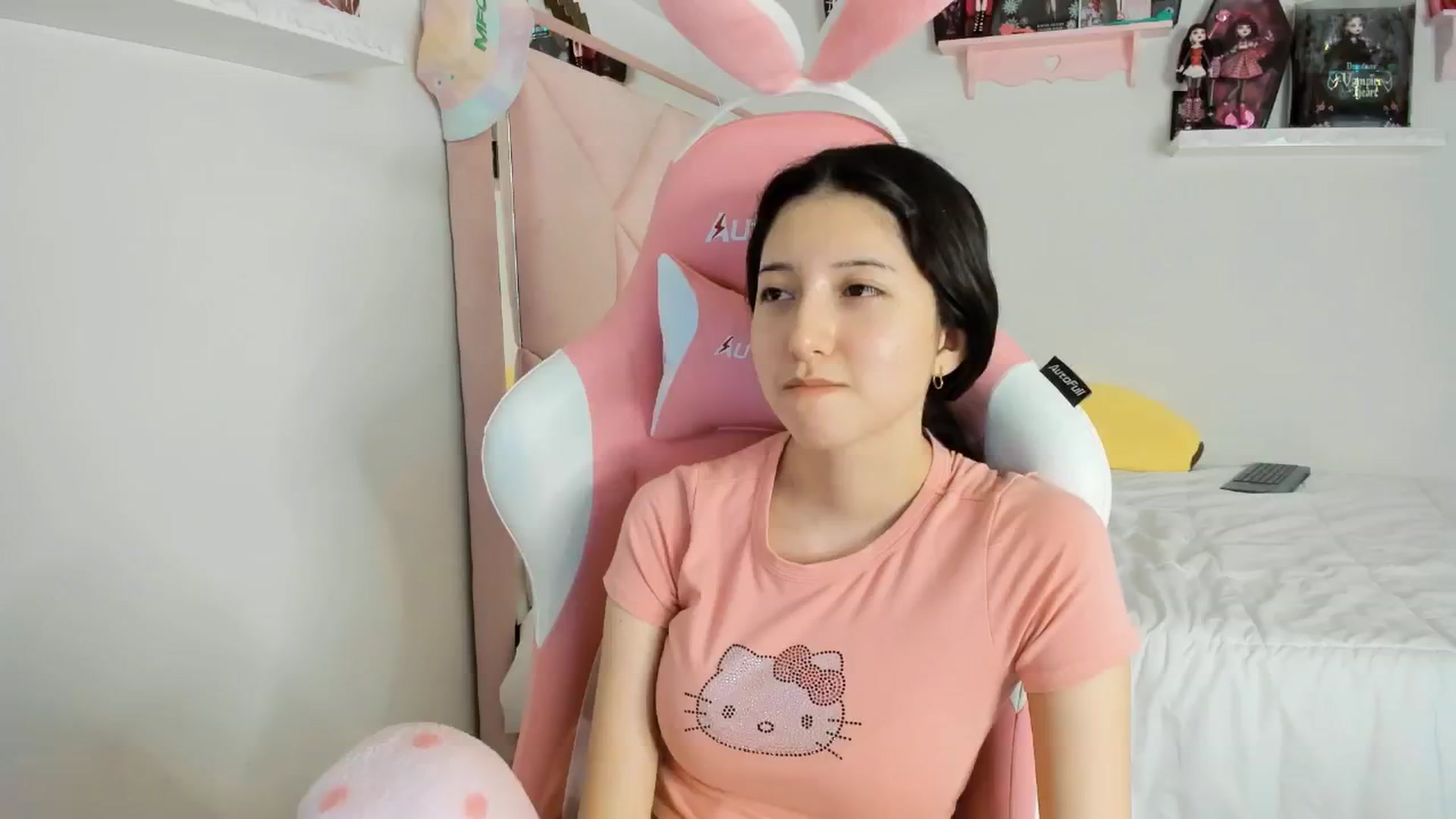 Gallery image thumbnail from Cherrycute666's myfreecams stream on, 01/24/2025, 08:06 image 20 of 20