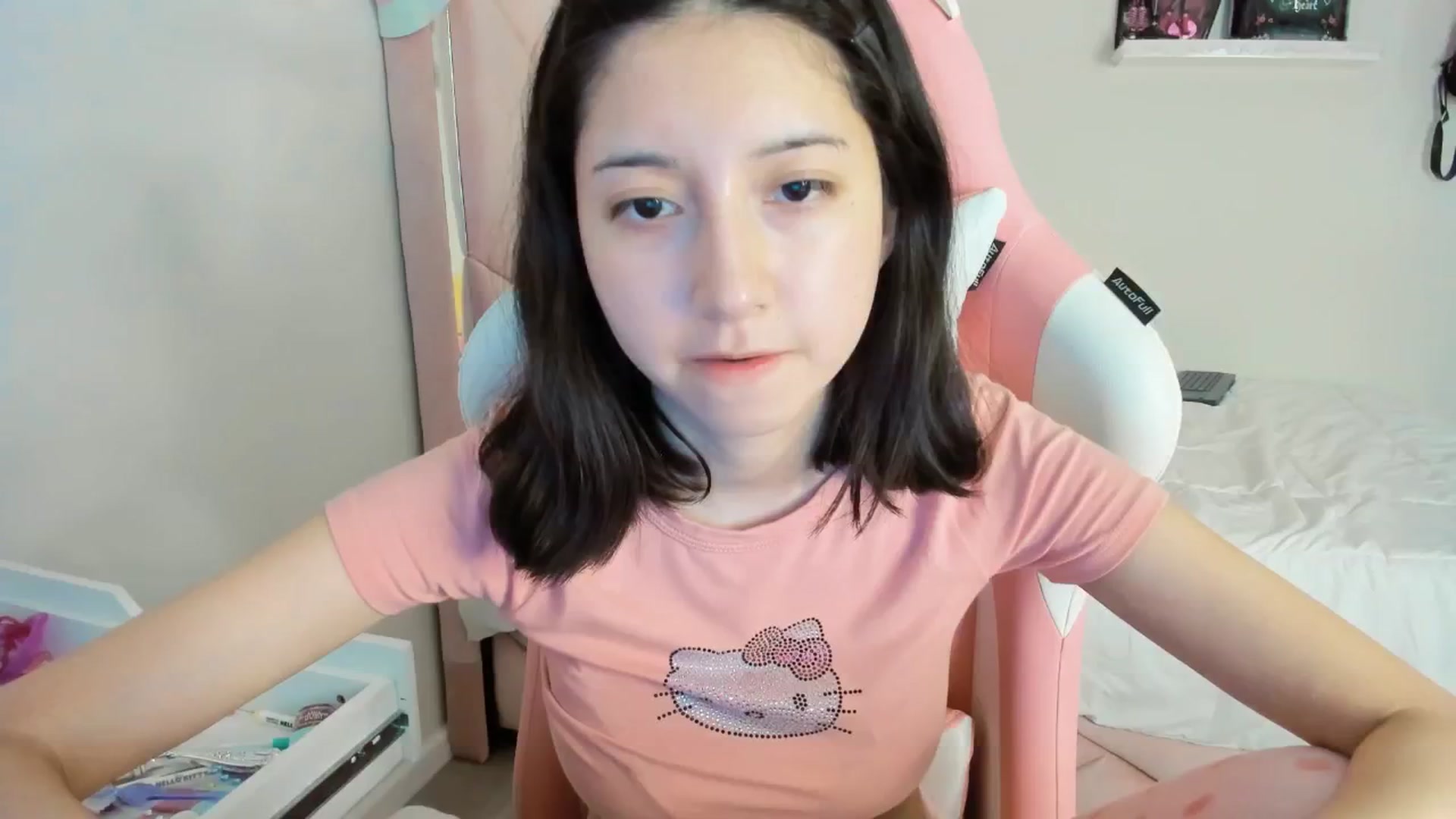 Gallery image thumbnail from Cherrycute666's myfreecams stream on, 01/24/2025, 08:06 image 6 of 20