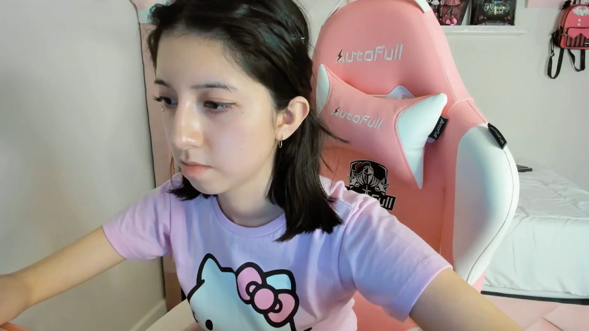 Gallery image thumbnail from Cherrycute666's myfreecams stream on, 01/25/2025, 08:33 image 18 of 20