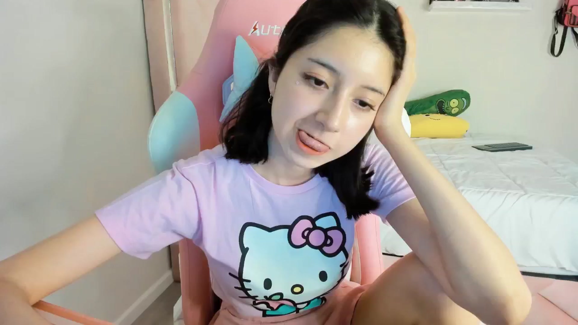 Gallery image thumbnail from Cherrycute666's myfreecams stream on, 01/25/2025, 08:33 image 12 of 20