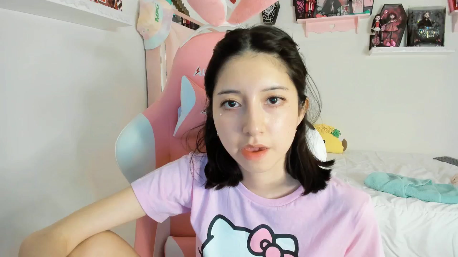 Gallery image thumbnail from Cherrycute666's myfreecams stream on, 01/25/2025, 08:33 image 1 of 20