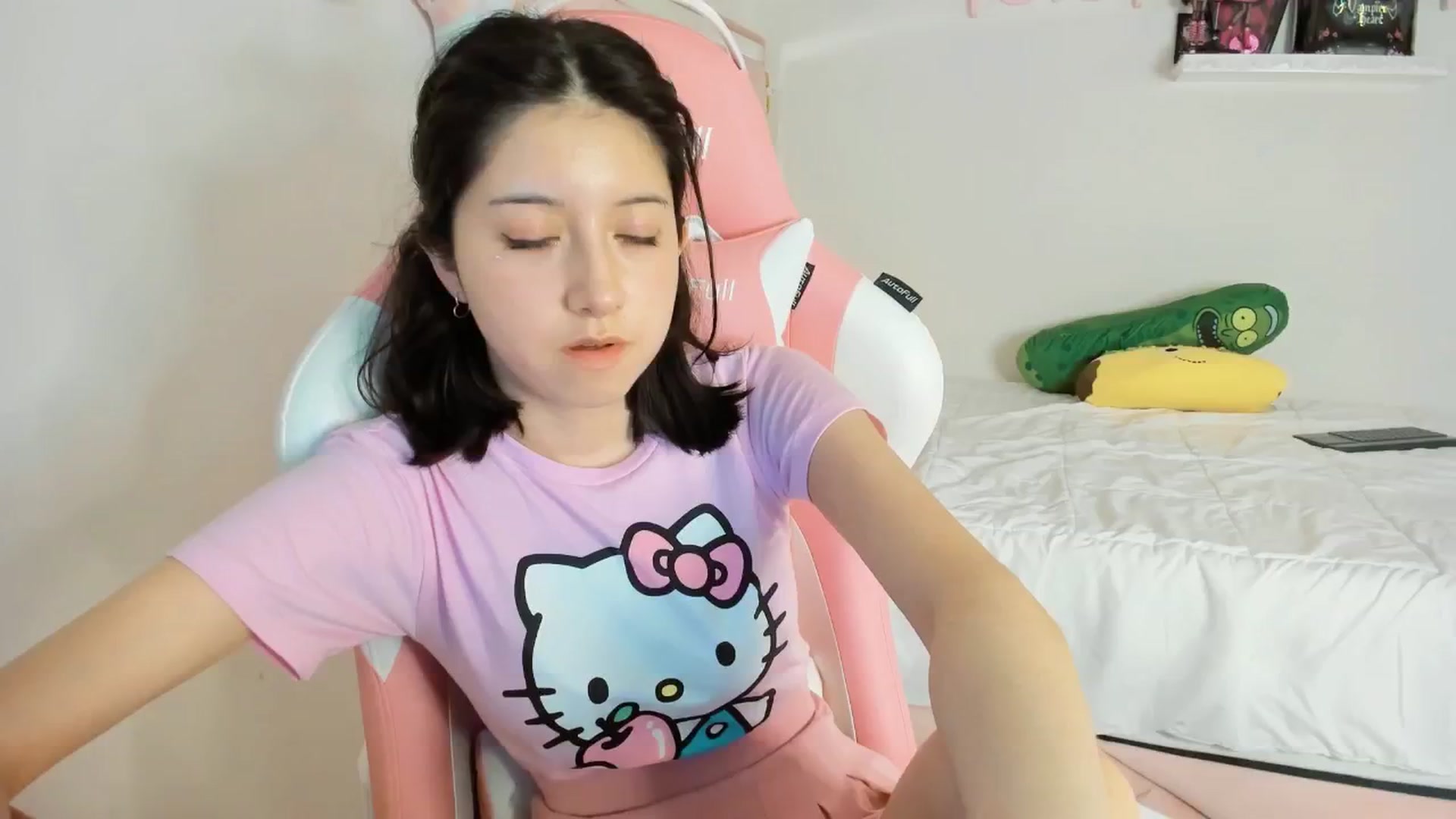 Gallery image thumbnail from Cherrycute666's myfreecams stream on, 01/25/2025, 08:59 image 20 of 20