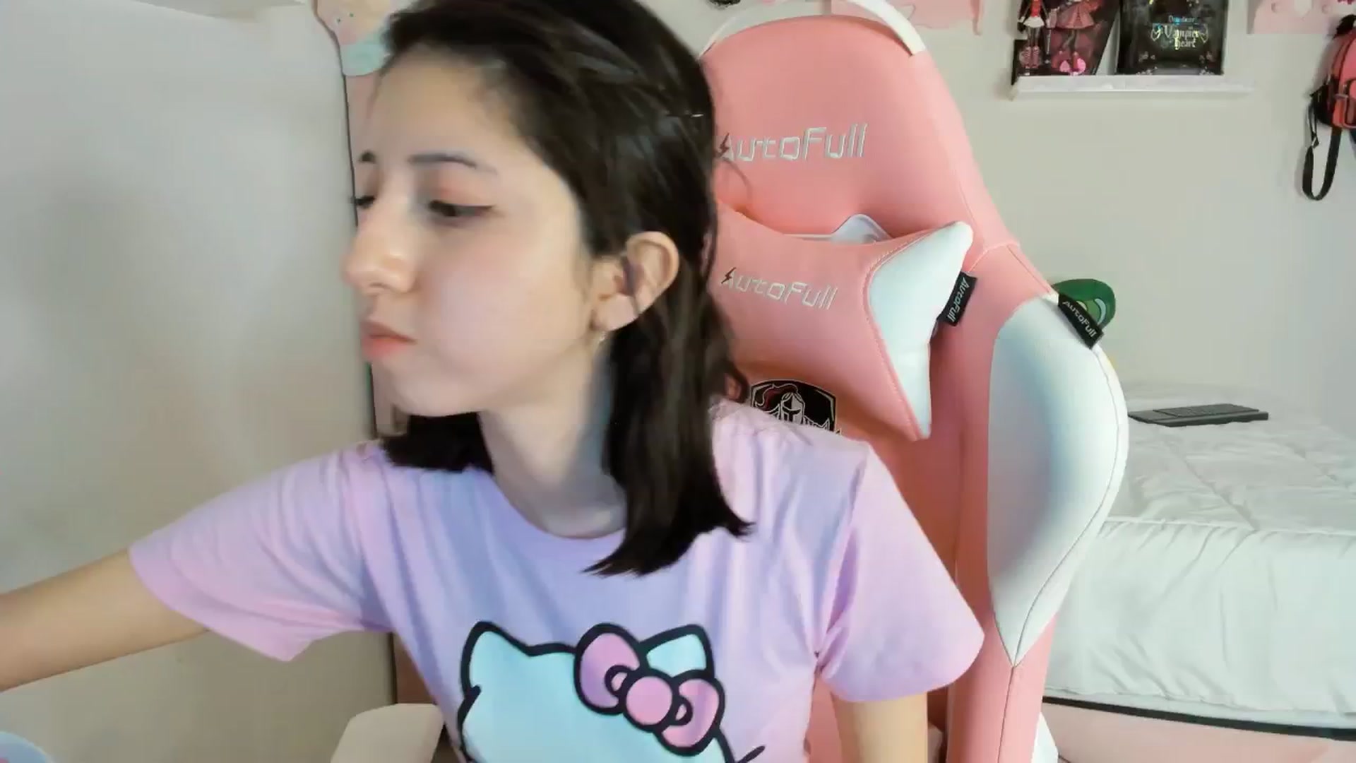Gallery image thumbnail from Cherrycute666's myfreecams stream on, 01/25/2025, 08:59 image 5 of 20