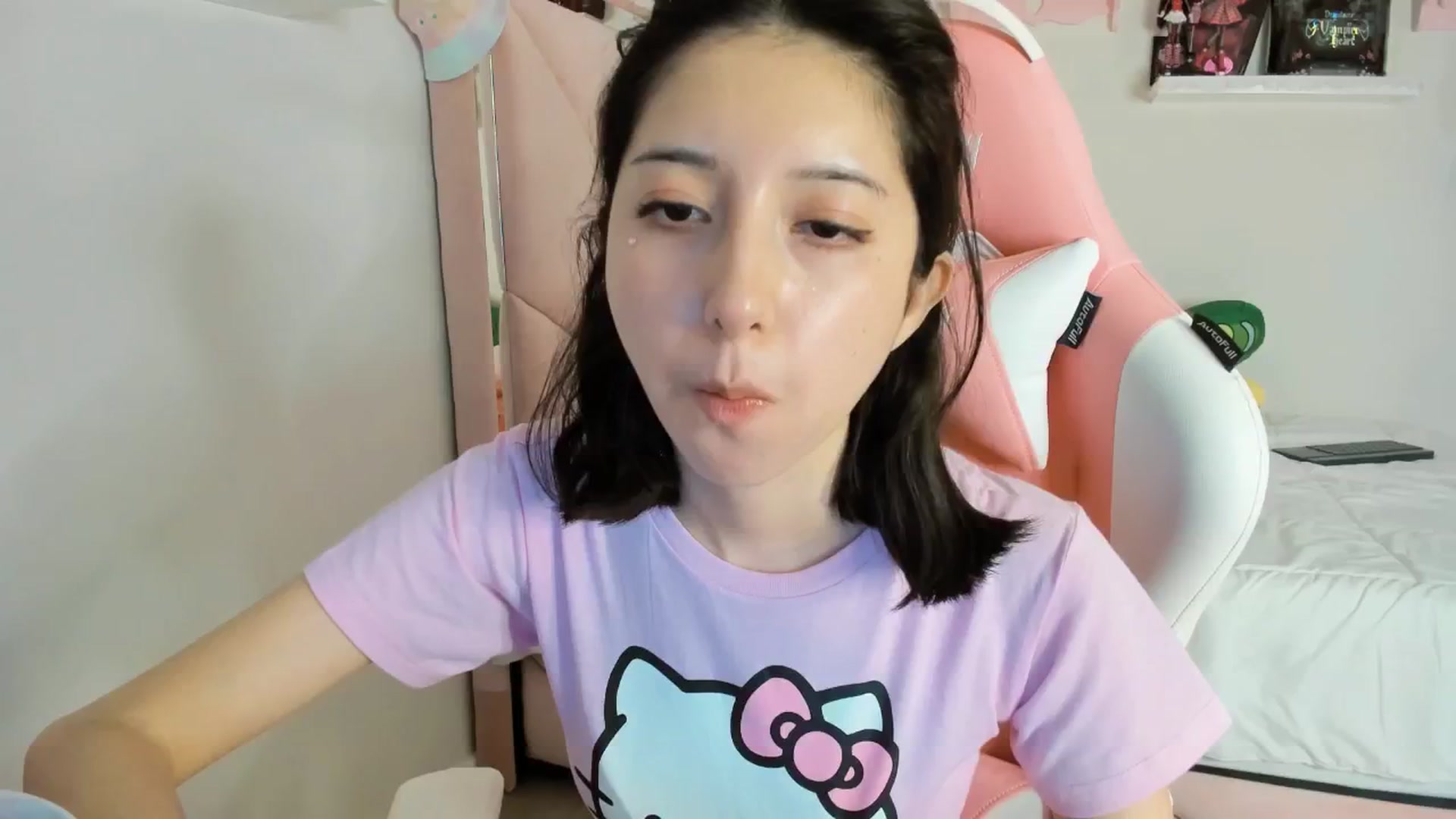 Gallery image thumbnail from Cherrycute666's myfreecams stream on, 01/25/2025, 08:59 image 2 of 20
