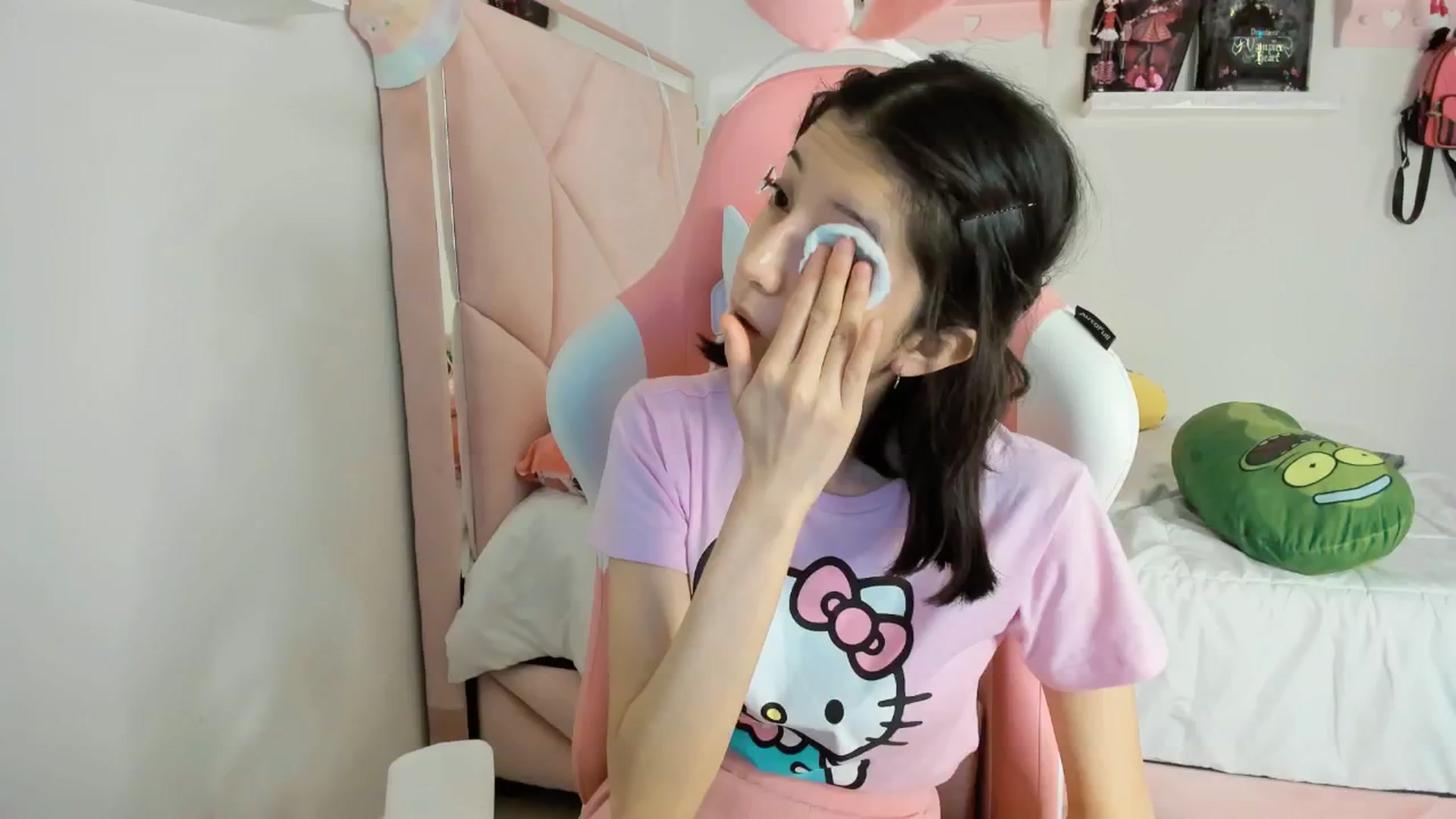 Gallery image thumbnail from Cherrycute666's myfreecams stream on, 01/25/2025, 10:53 image 1 of 20