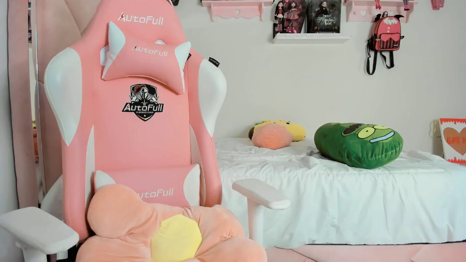 Gallery image thumbnail from Cherrycute666's myfreecams stream on, 01/25/2025, 10:53 image 8 of 20