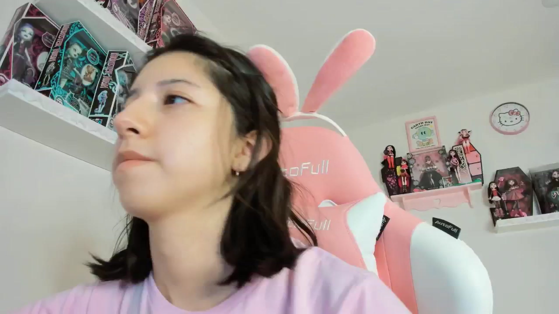 Gallery image thumbnail from Cherrycute666's myfreecams stream on, 01/25/2025, 12:20 image 3 of 20
