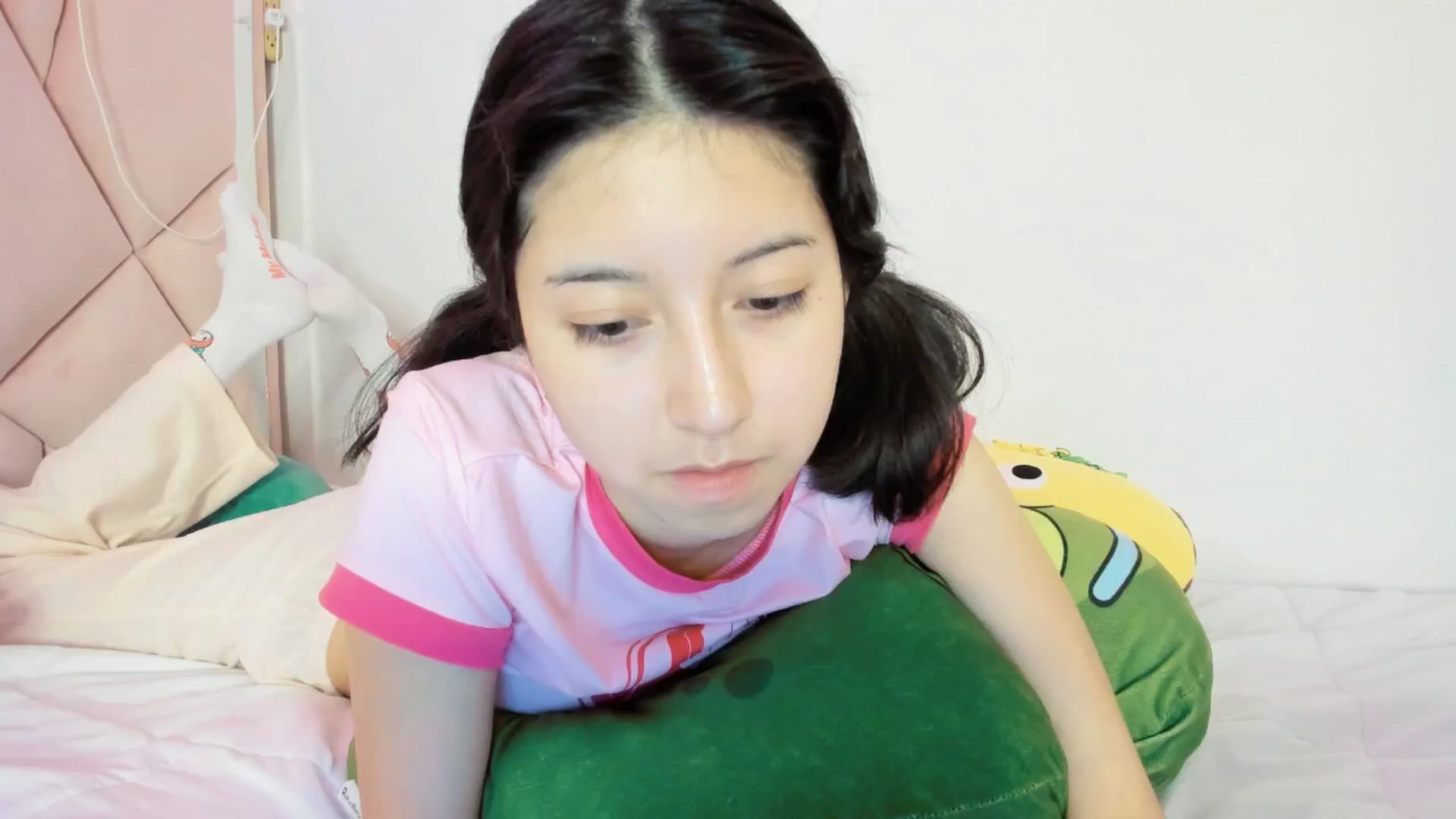 Gallery image thumbnail from Cherrycute666's myfreecams stream on, 01/26/2025, 01:33 image 14 of 20